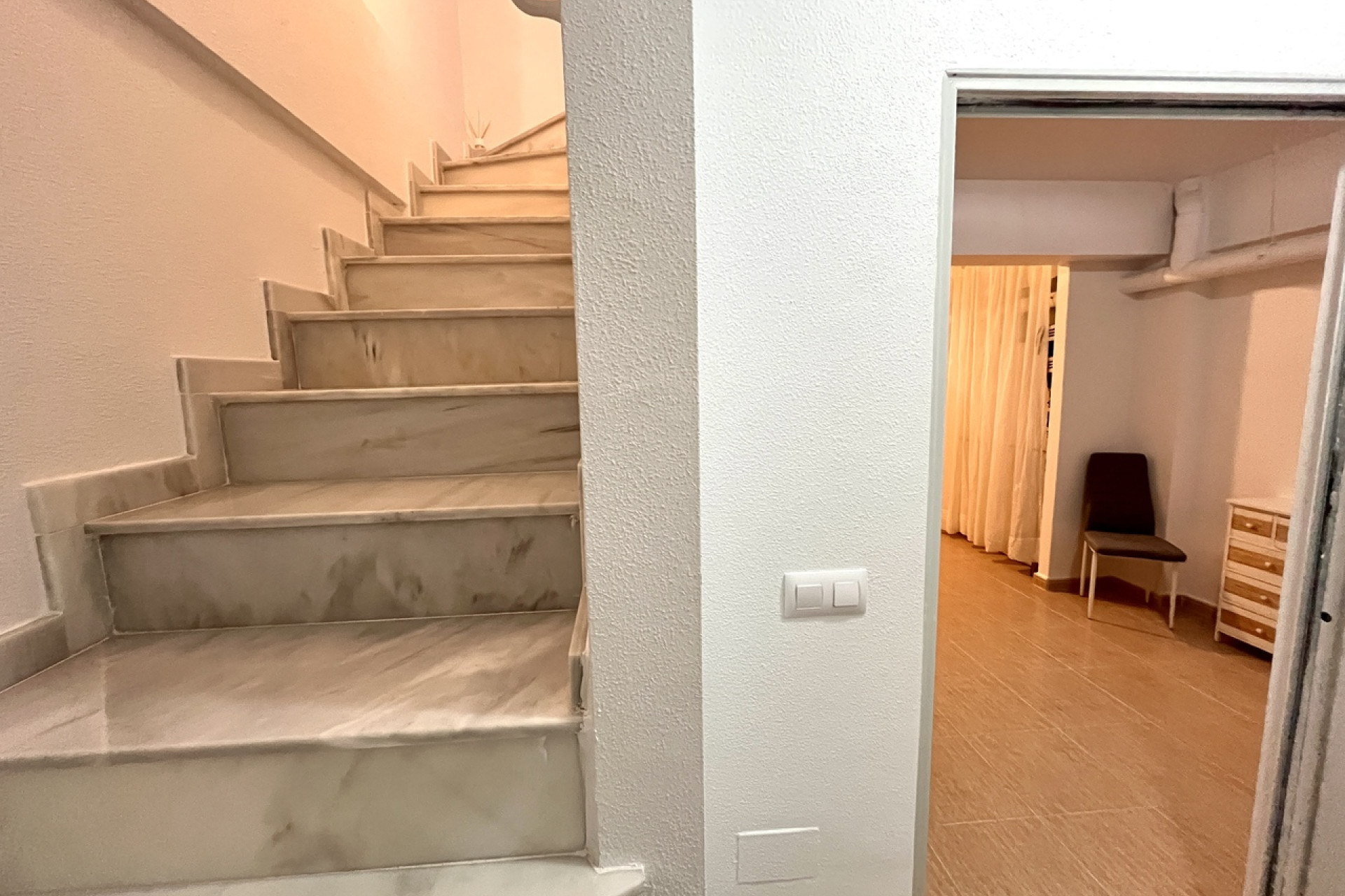 Resale - Townhouse -
Avileses