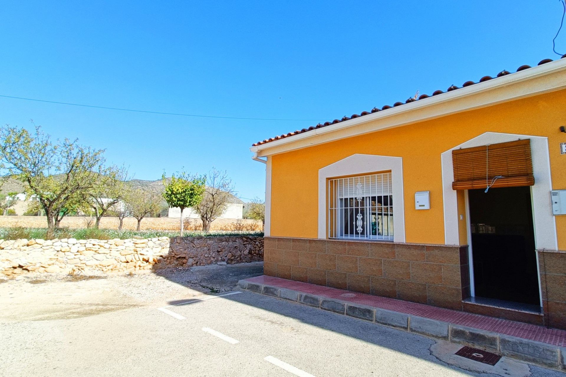 Resale - Townhouse -
BARBARROJA - Barbarroja