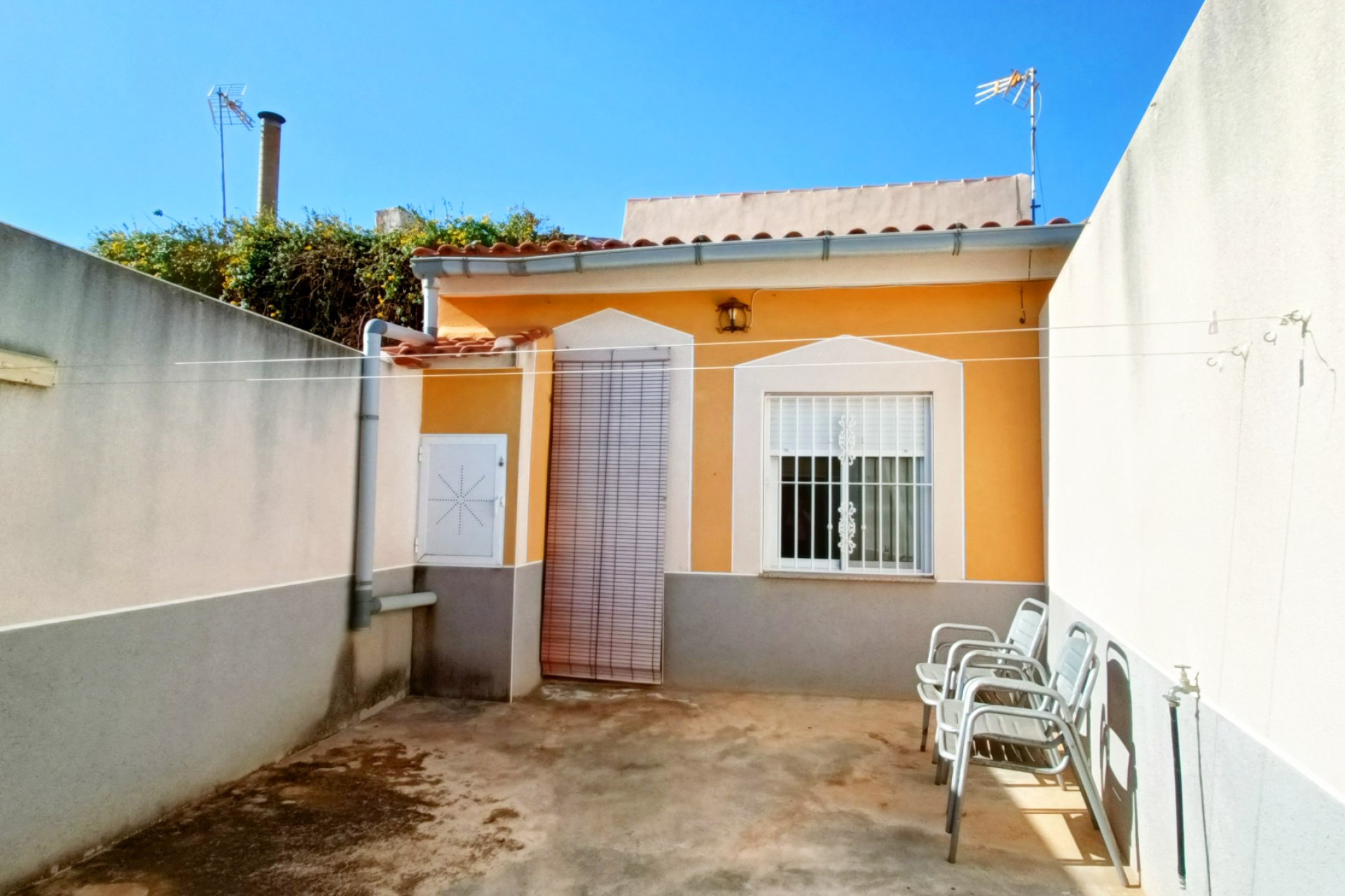 Resale - Townhouse -
BARBARROJA - Barbarroja