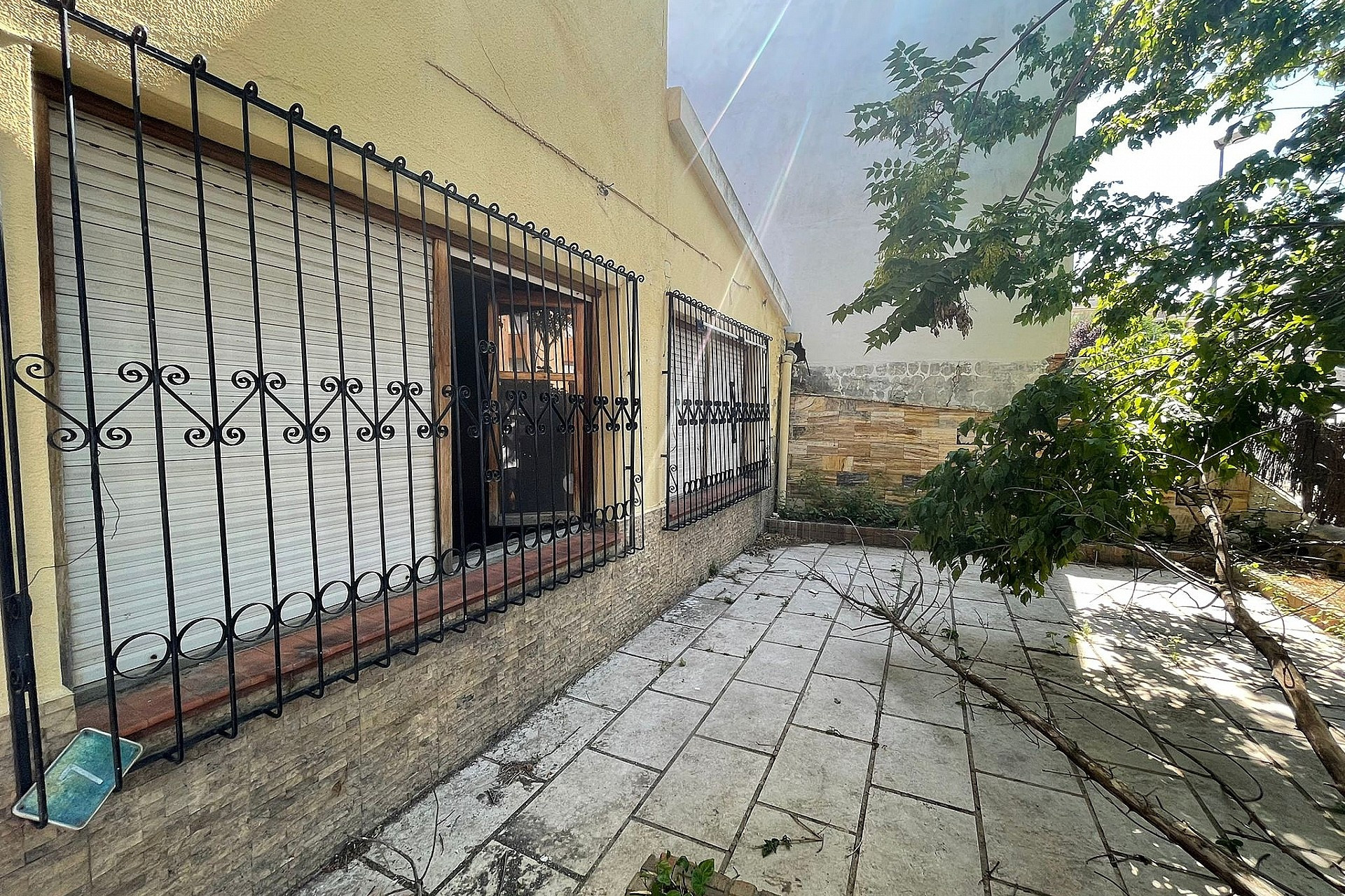 Resale - Townhouse -
Biar