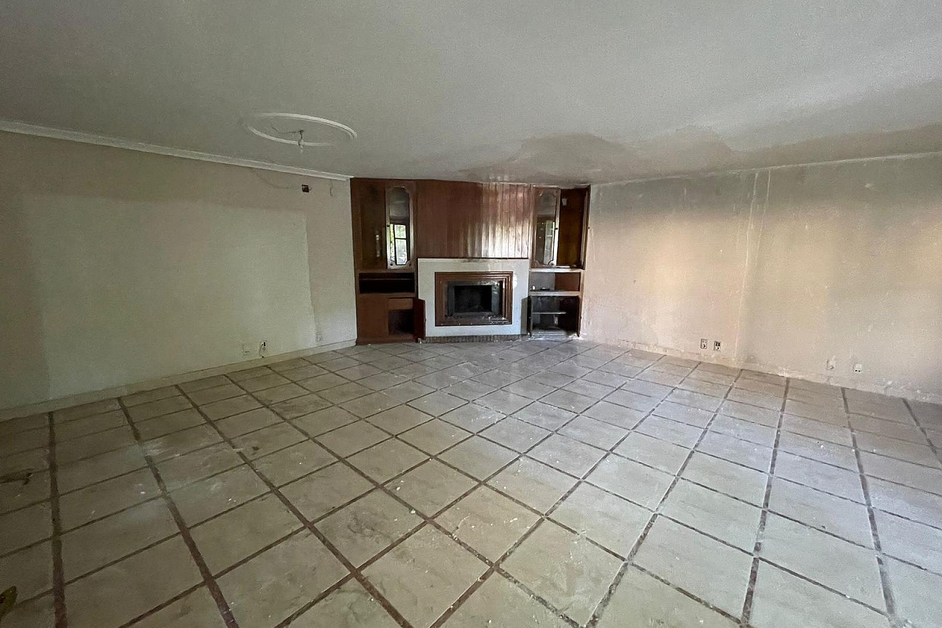 Resale - Townhouse -
Biar