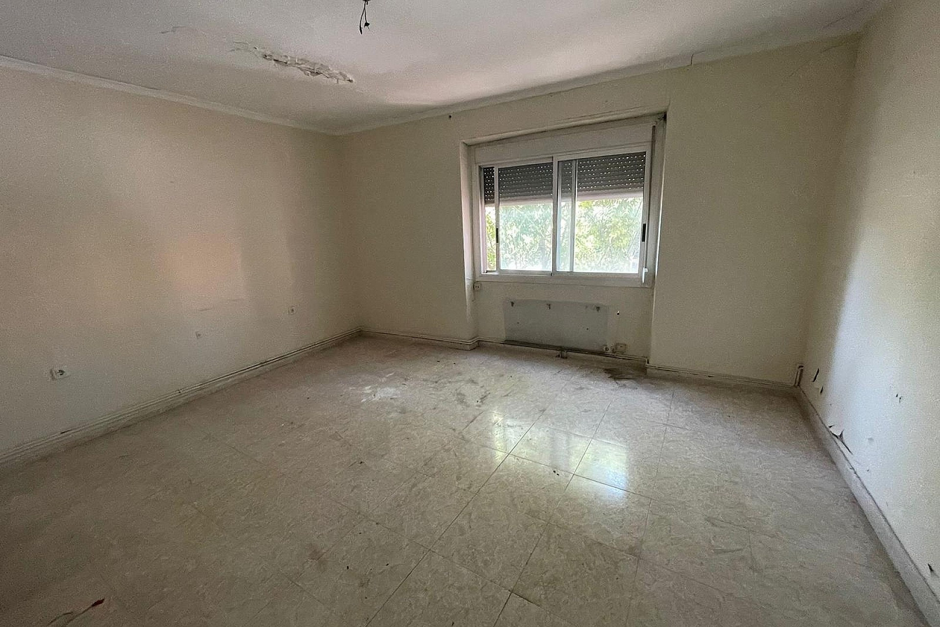 Resale - Townhouse -
Biar