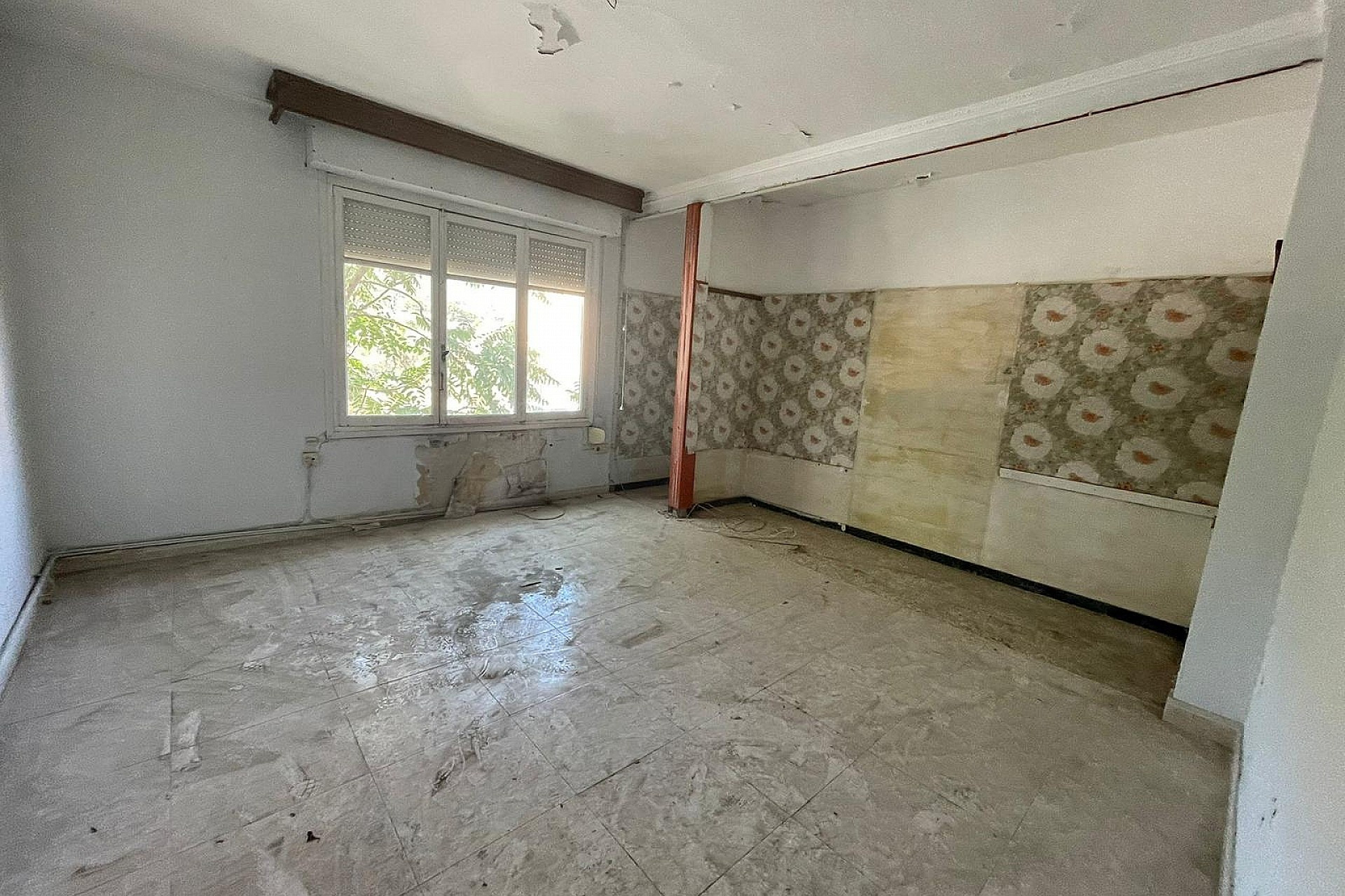 Resale - Townhouse -
Biar