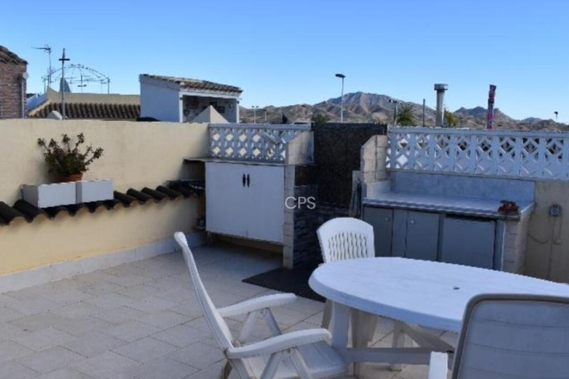 Resale - Townhouse -
Camposol