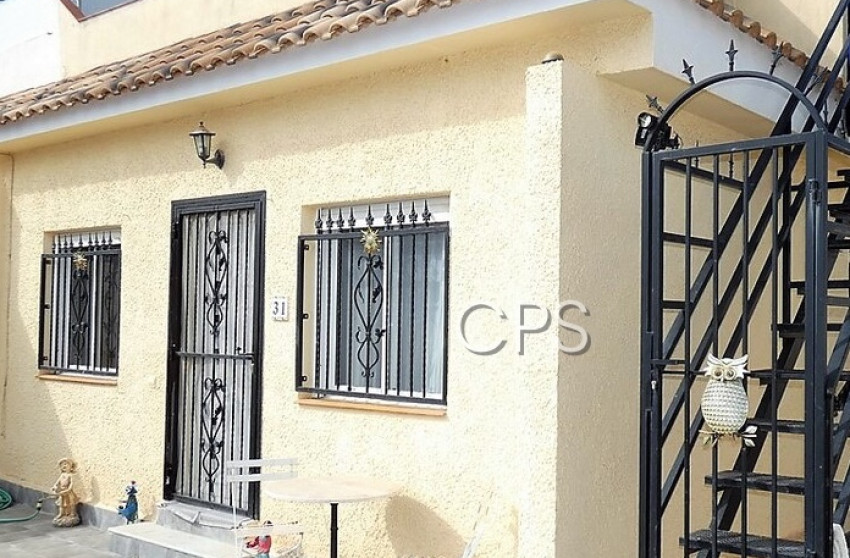 Resale - Townhouse -
Camposol