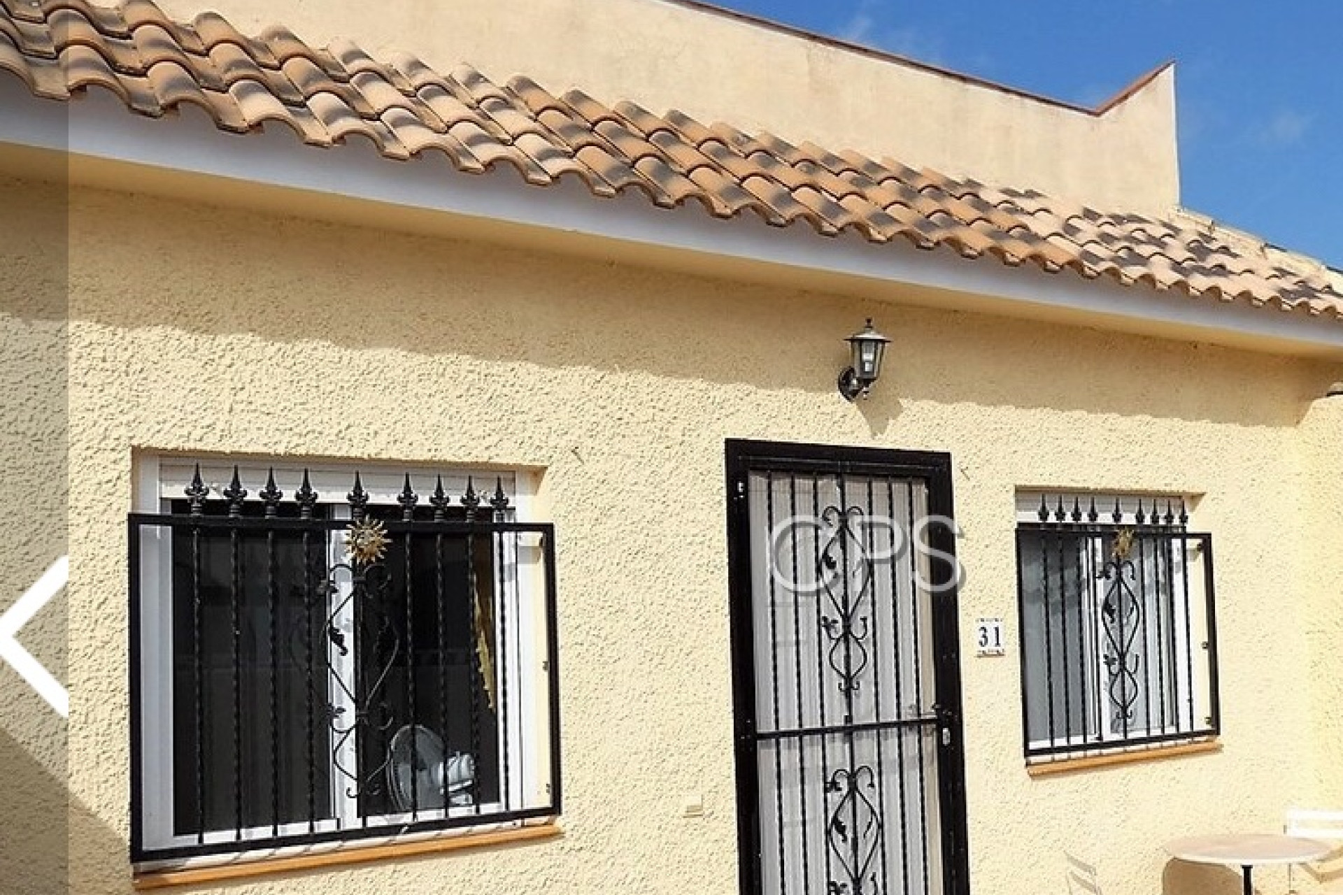 Resale - Townhouse -
Camposol