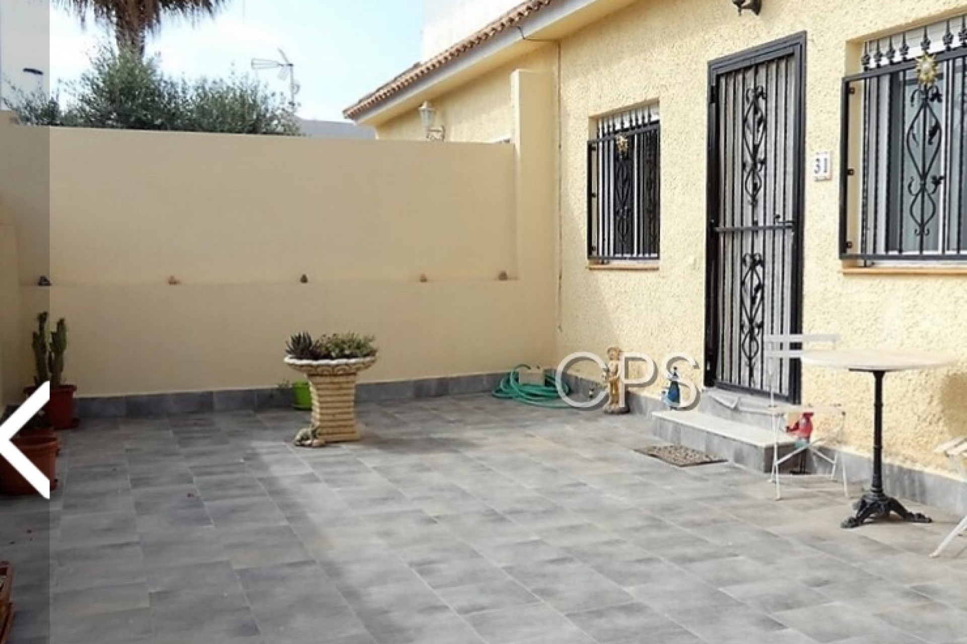 Resale - Townhouse -
Camposol