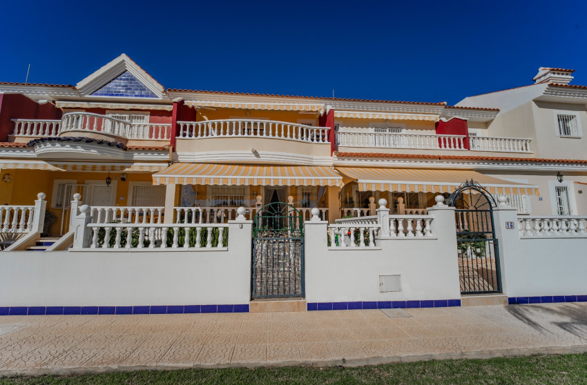 Resale - Townhouse -
Ciudad Quesada - Lo Marabú