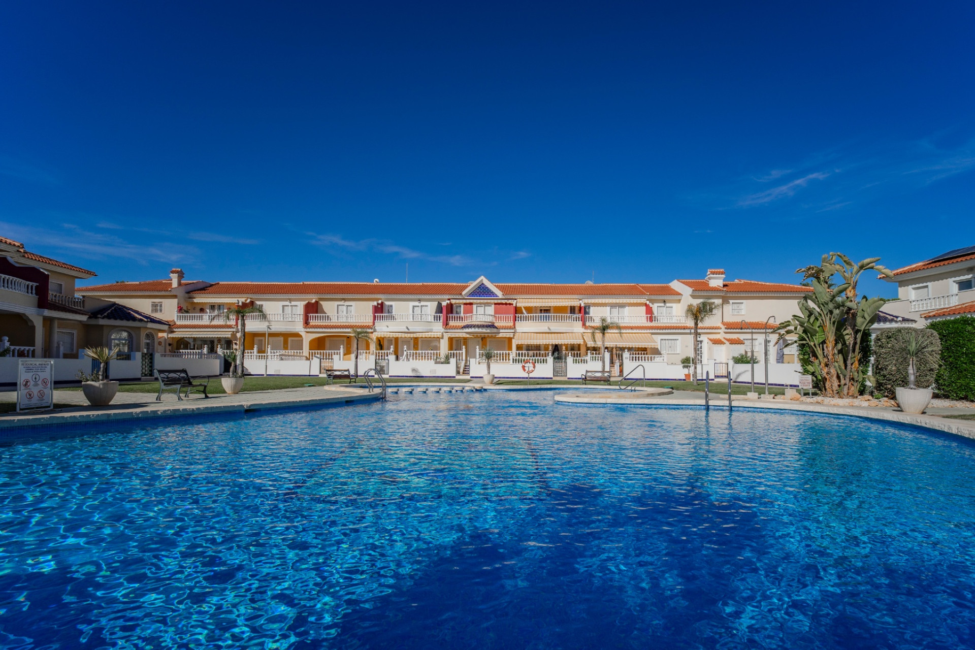 Resale - Townhouse -
Ciudad Quesada - Lo Marabú