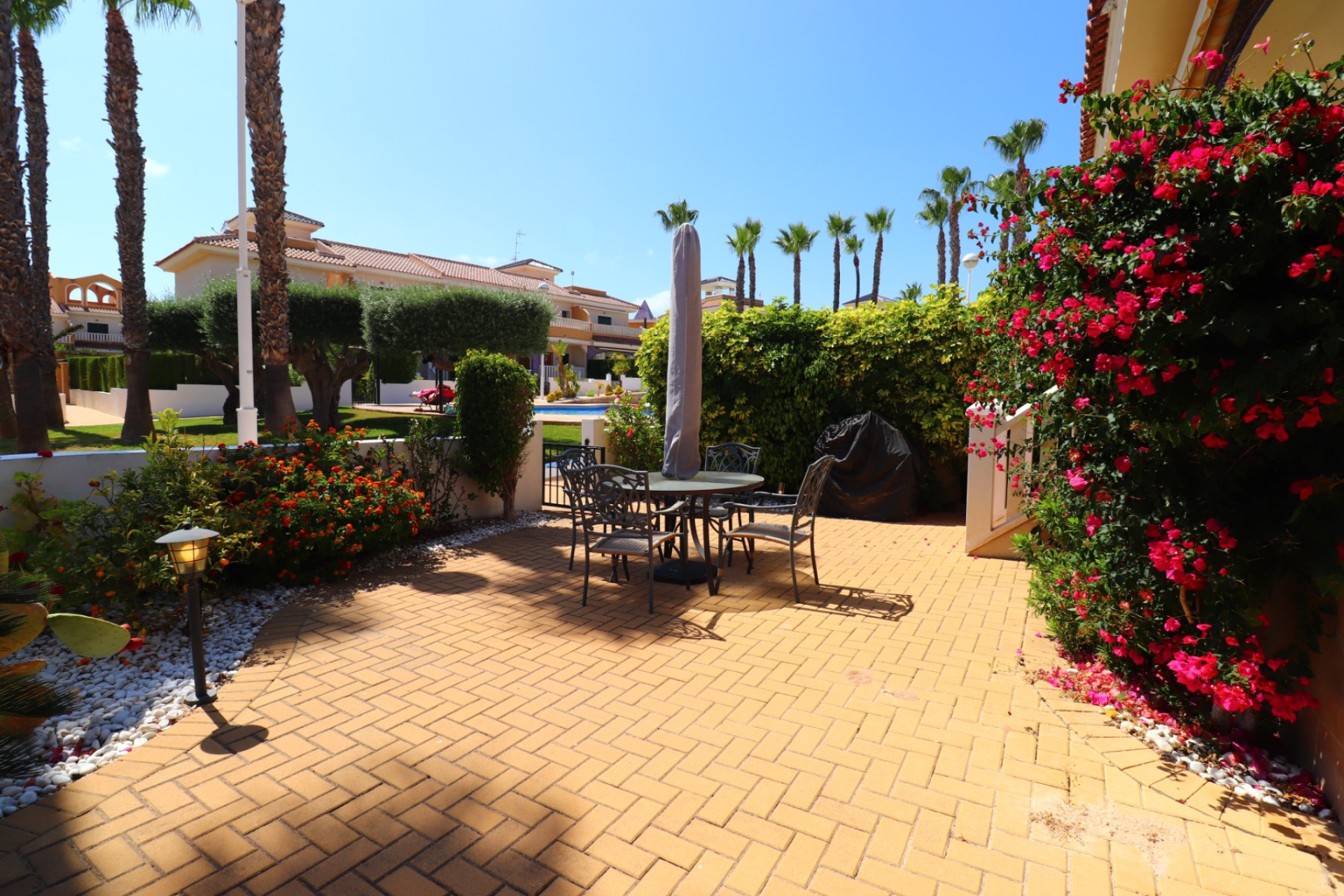 Resale - Townhouse -
Ciudad Quesada