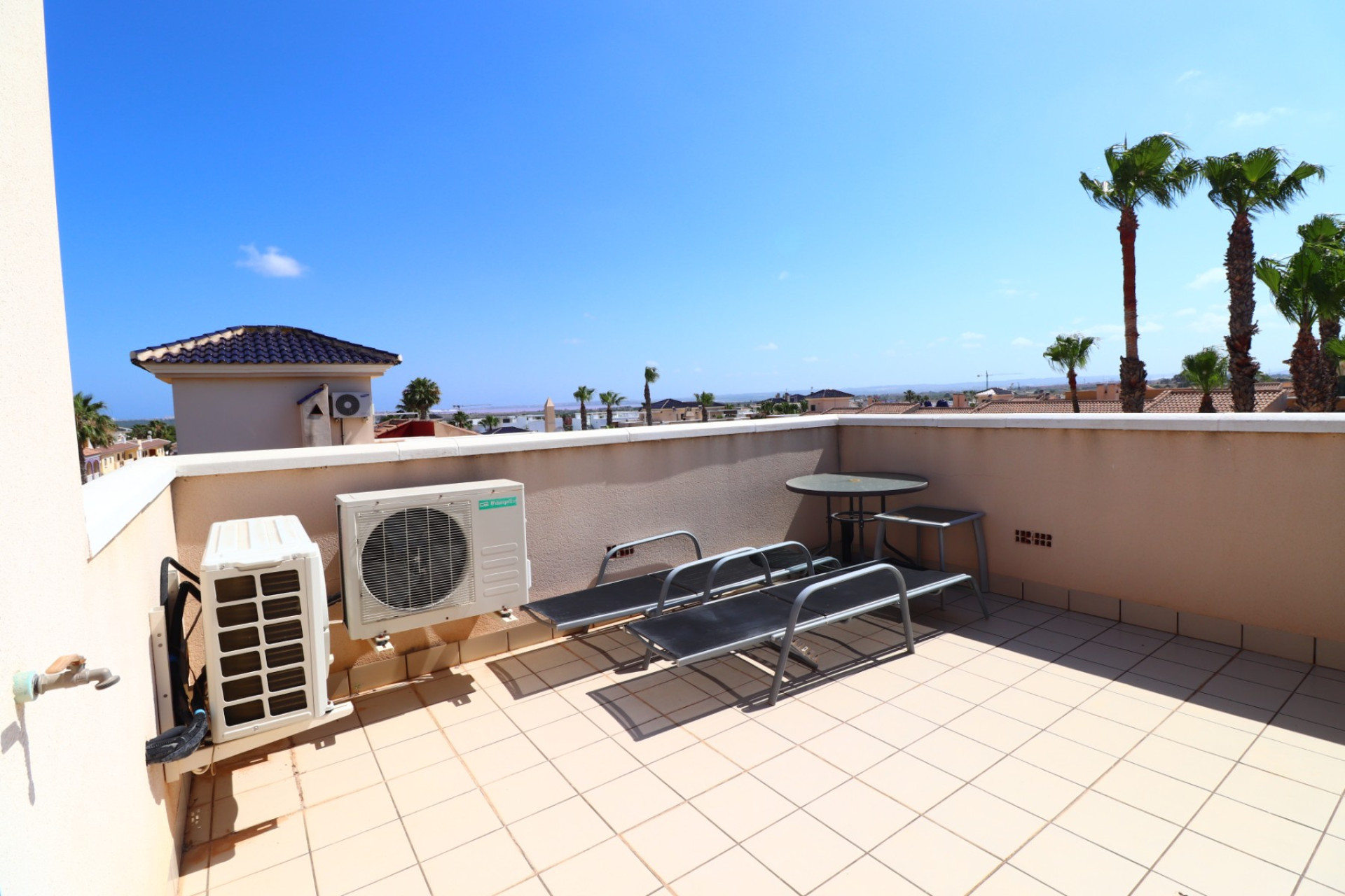 Resale - Townhouse -
Ciudad Quesada