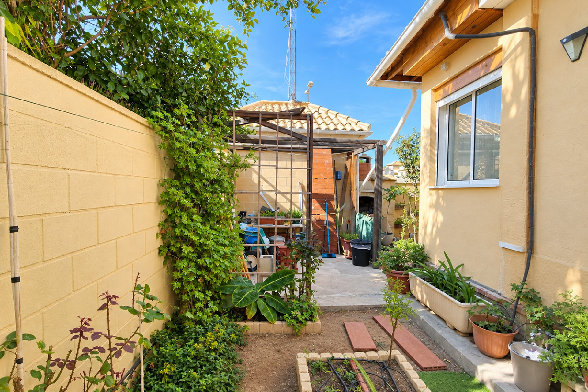 Resale - Townhouse -
Ciudad Quesada