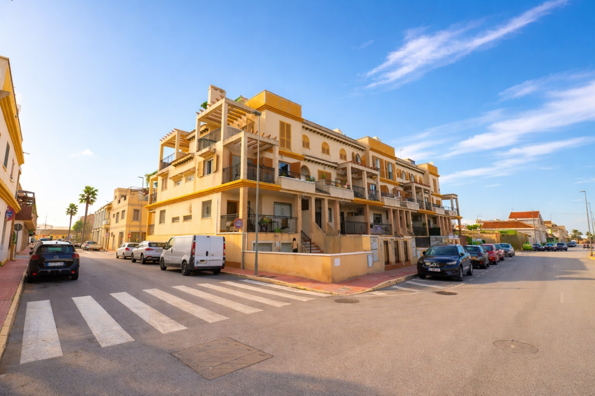 Resale - Townhouse -
Daya Vieja - Daya Vieja - Town