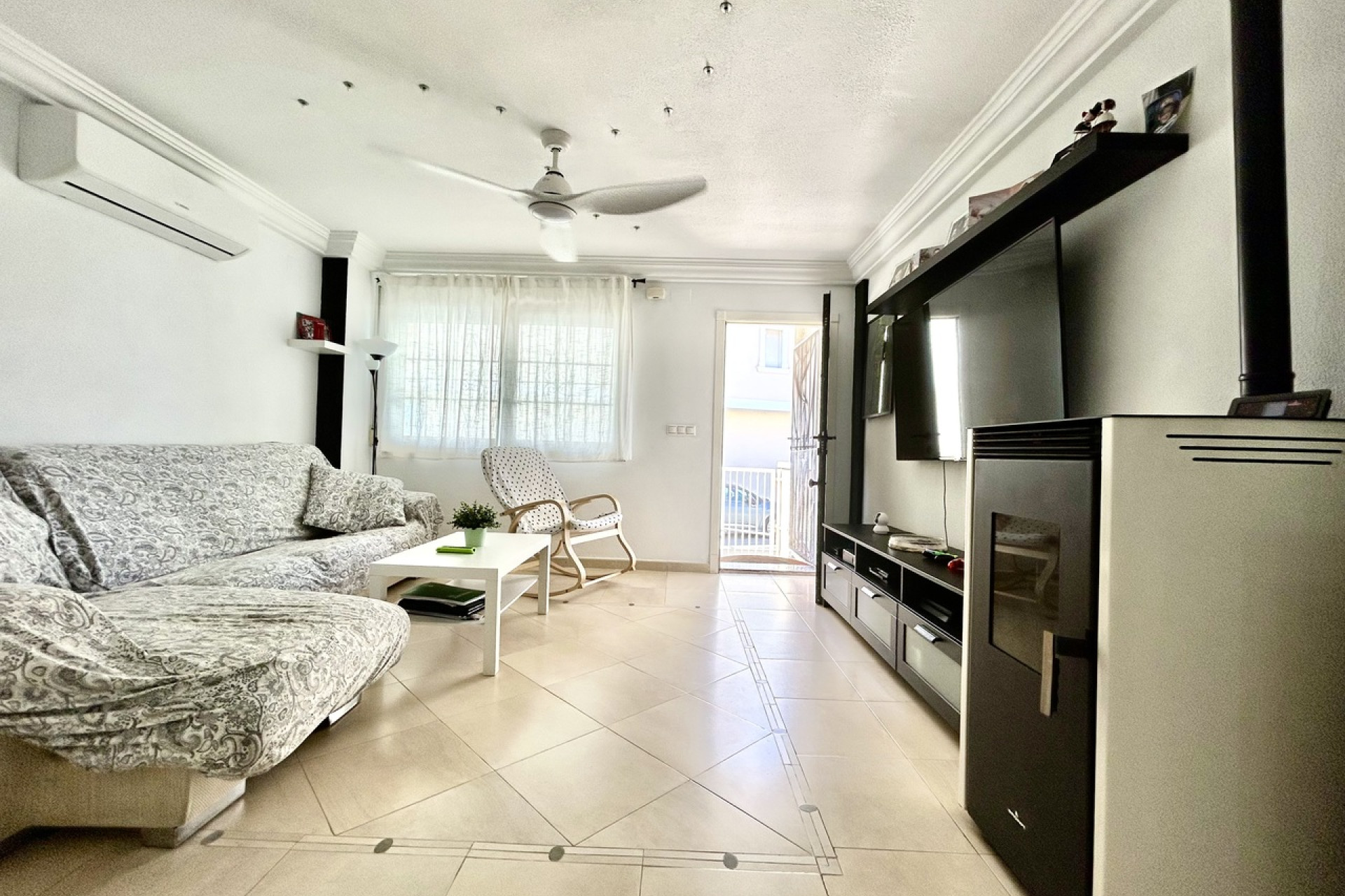 Resale - Townhouse -
Formentera del Segura