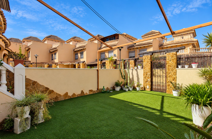 Resale - Townhouse -
Guardamar del Segura - Center - El Raso