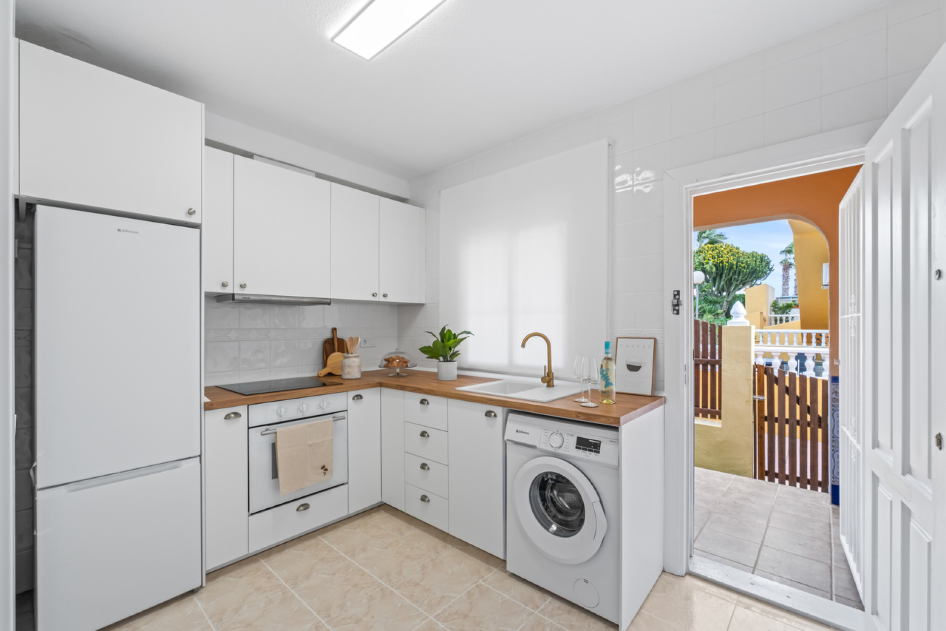 Resale - Townhouse -
La Florida