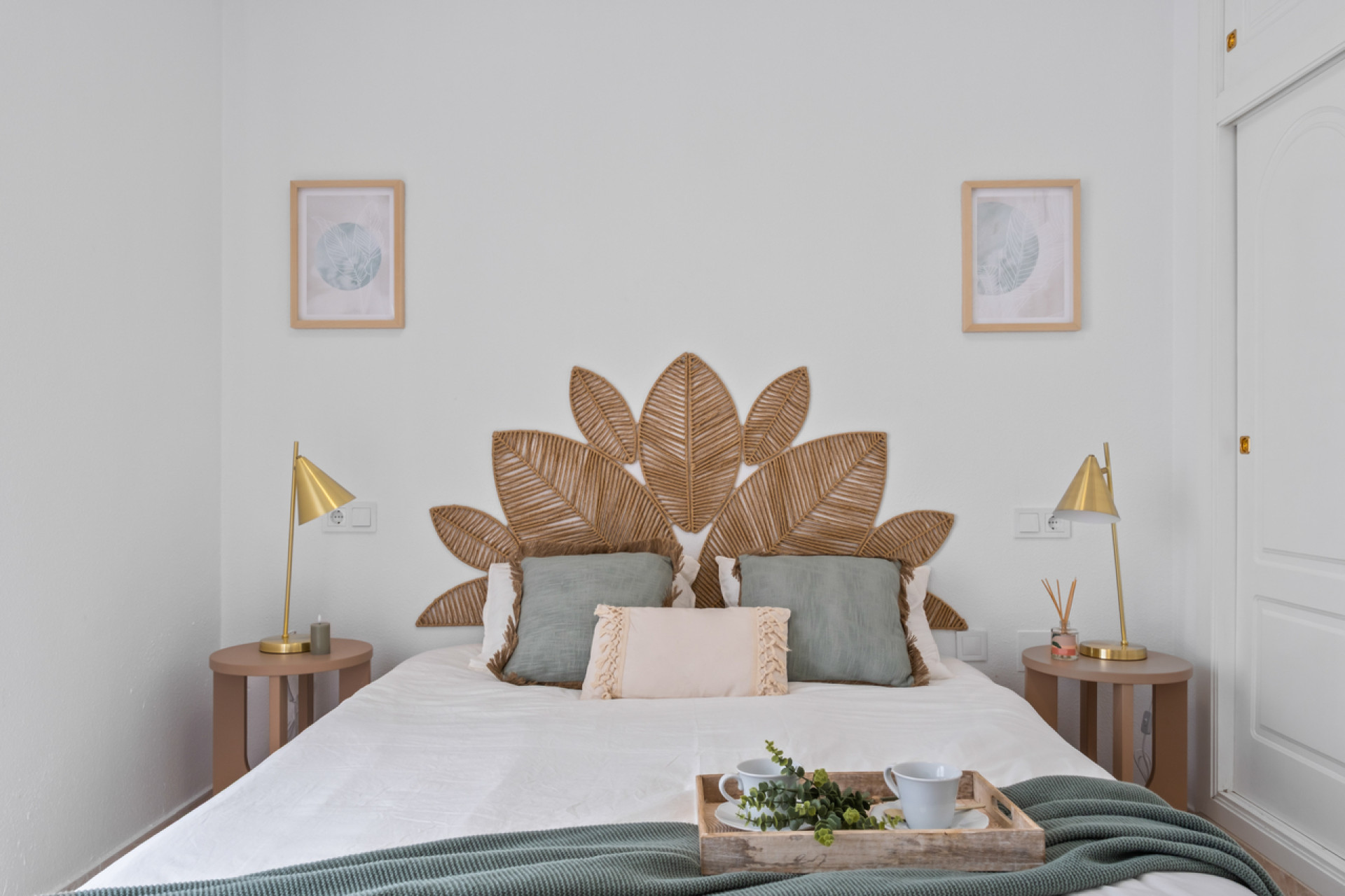 Resale - Townhouse -
La Florida