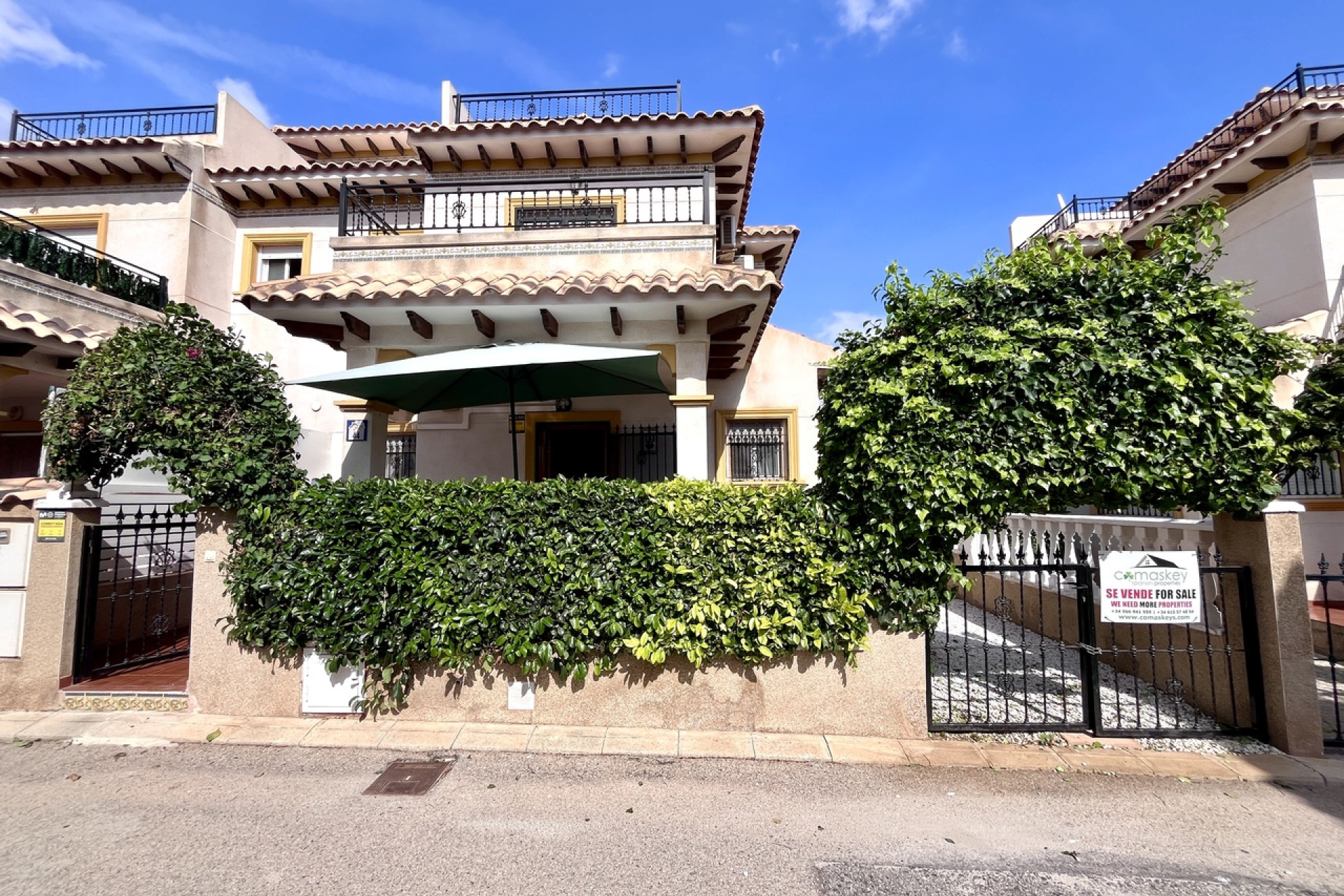 Resale - Townhouse -
La Zenia