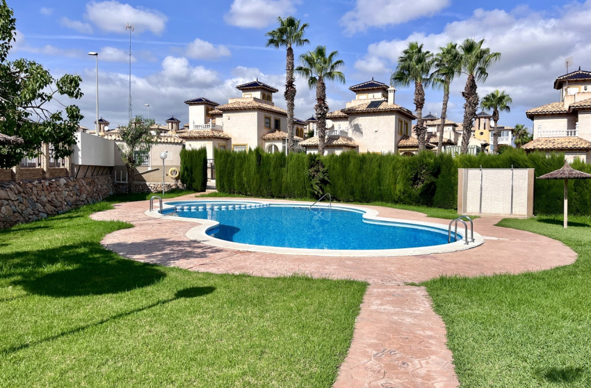 Resale - Townhouse -
La Zenia