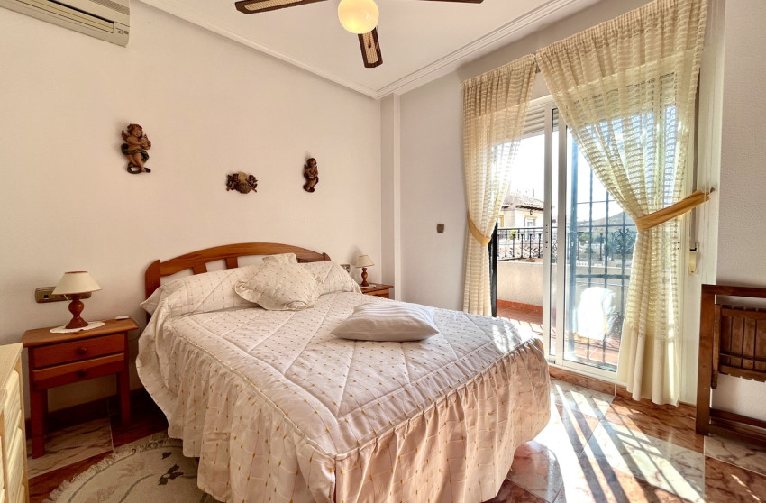 Resale - Townhouse -
La Zenia