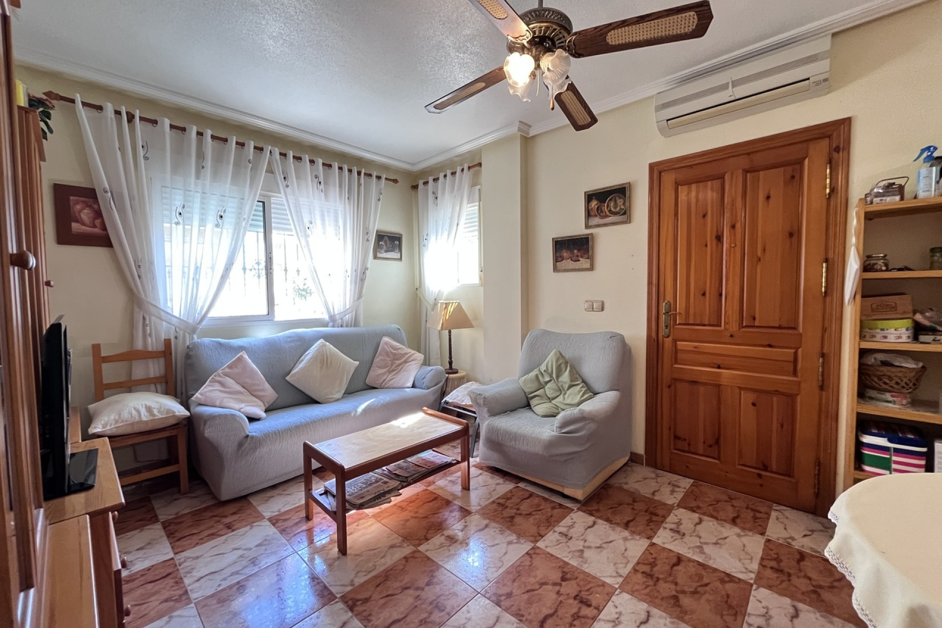 Resale - Townhouse -
La Zenia