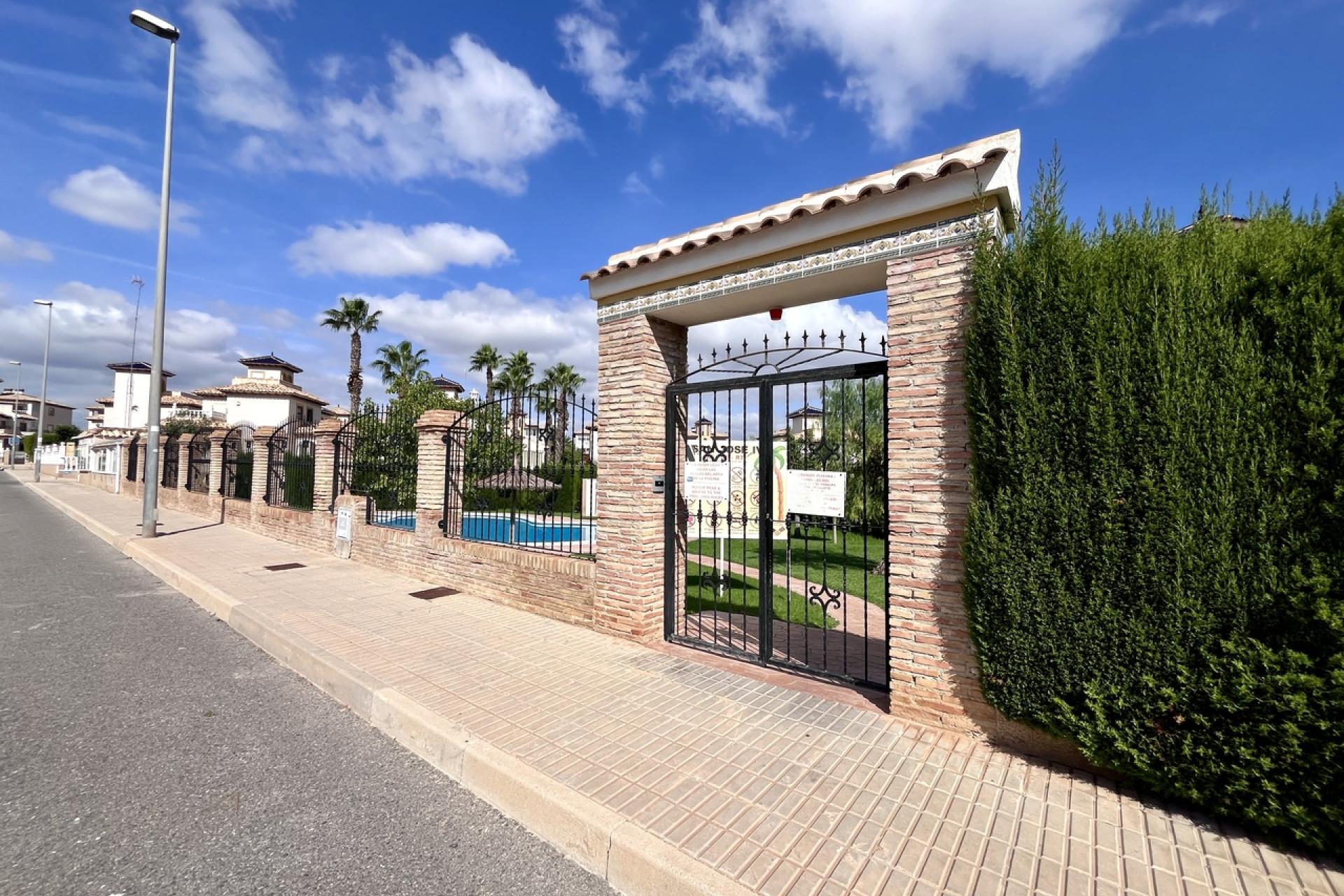 Resale - Townhouse -
La Zenia