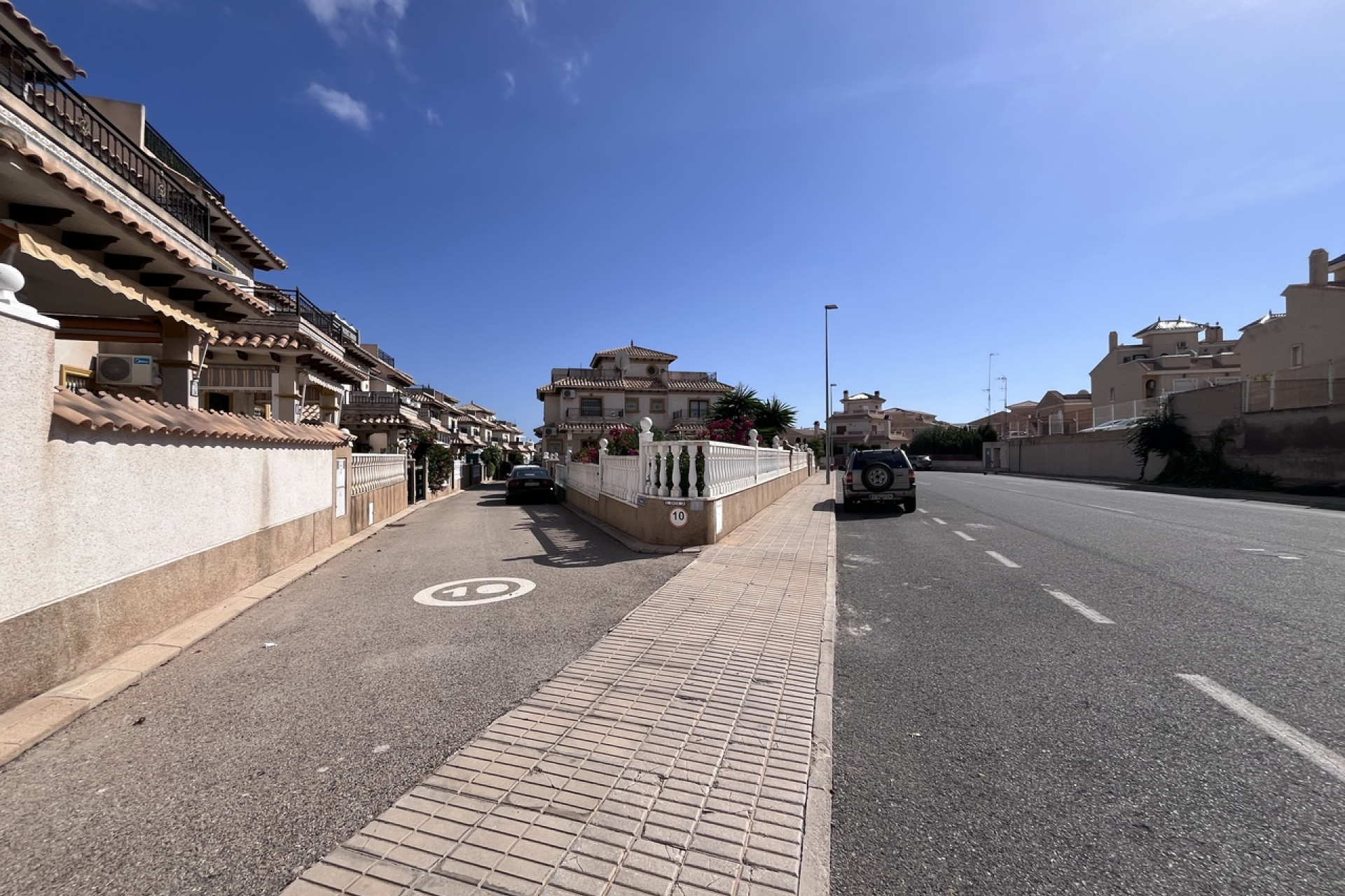 Resale - Townhouse -
La Zenia