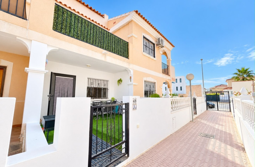 Resale - Townhouse -
La Zenia
