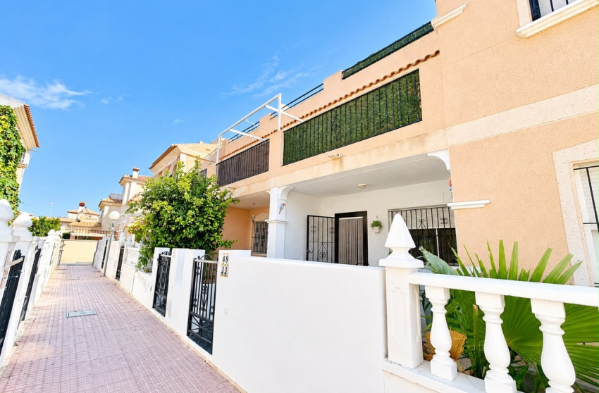 Resale - Townhouse -
La Zenia