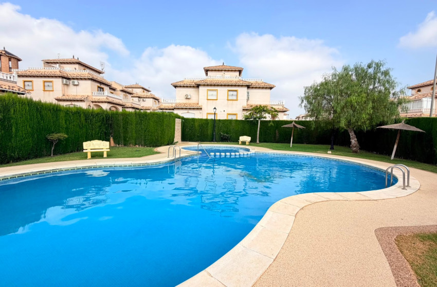 Resale - Townhouse -
Lomas de Cabo Roig - Orihuela Costa