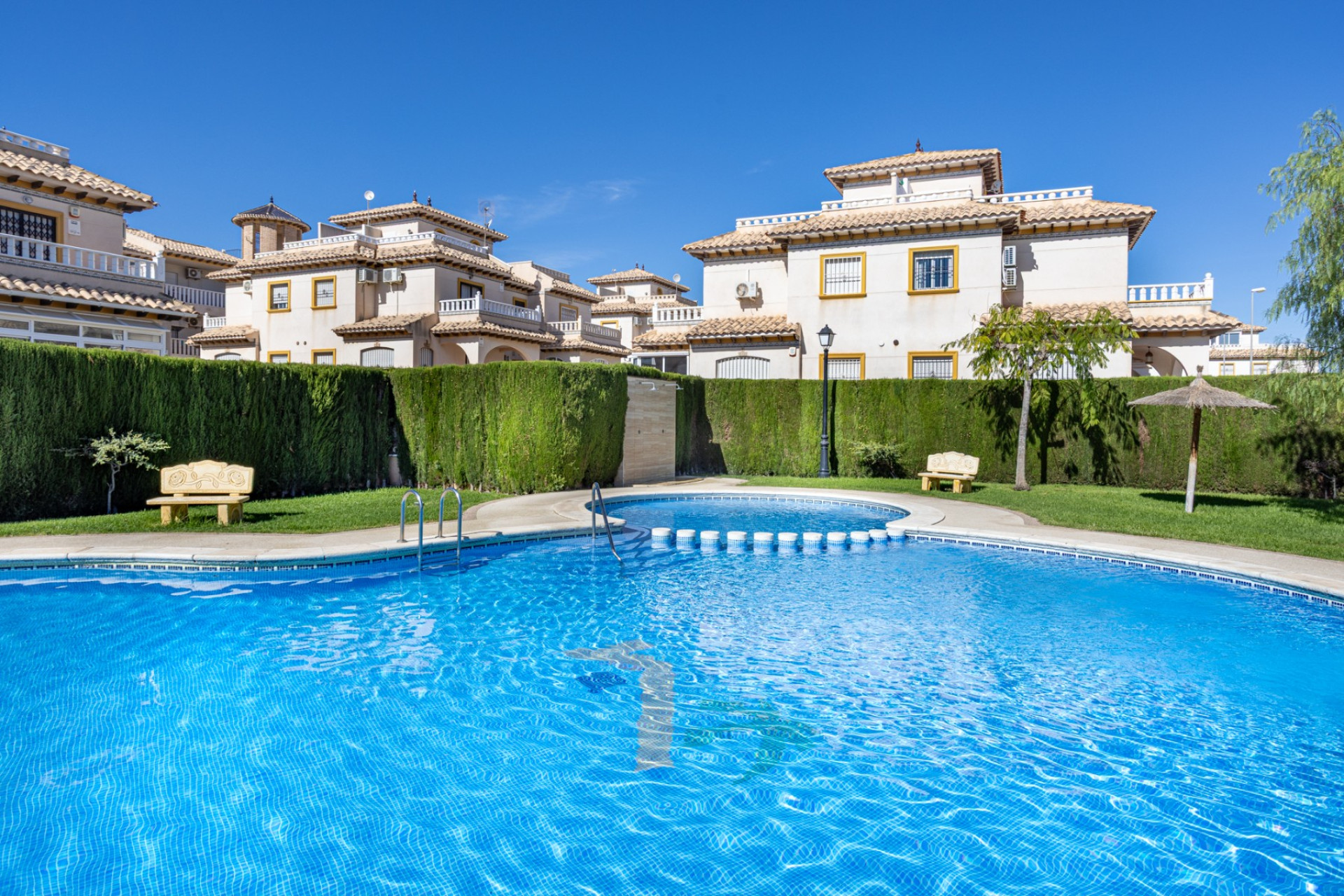 Resale - Townhouse -
Lomas de Cabo Roig - Orihuela Costa