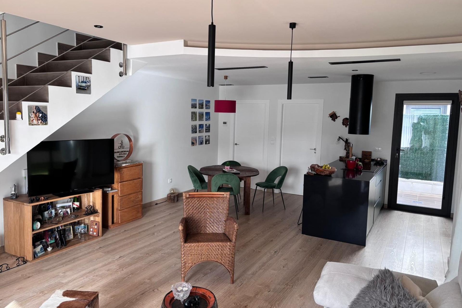 Resale - Townhouse -
Los Montesinos - La Herada