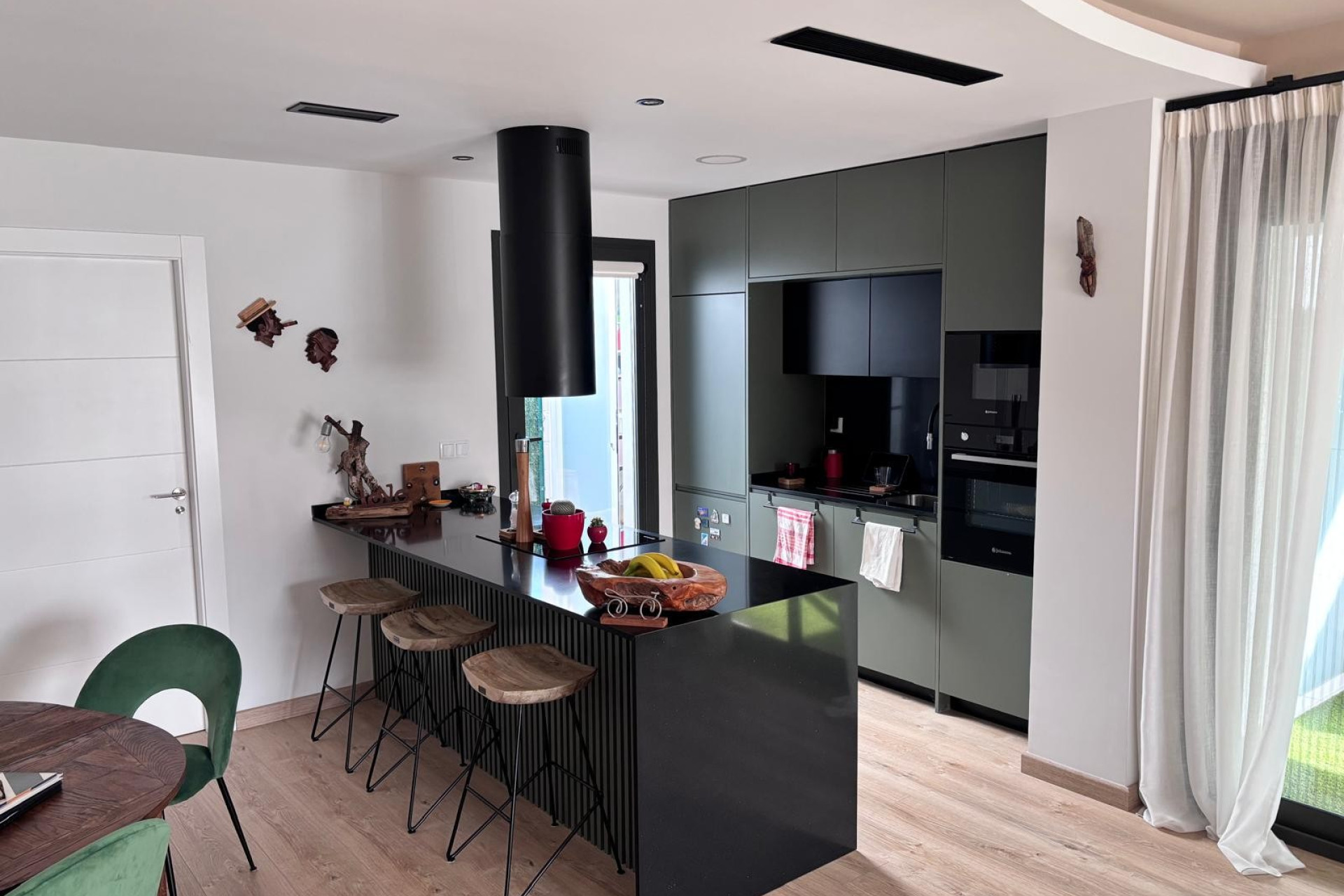 Resale - Townhouse -
Los Montesinos - La Herada