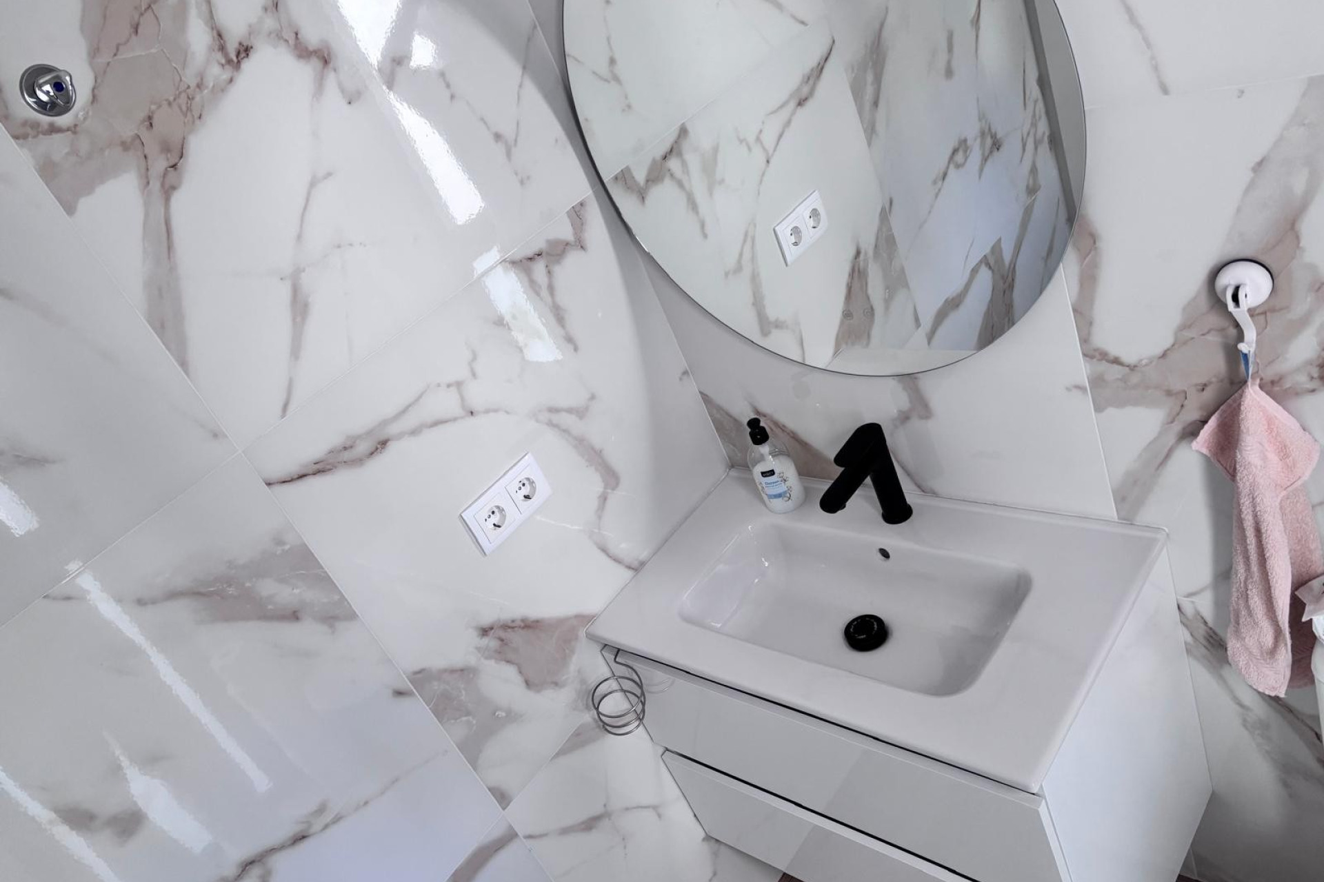 Resale - Townhouse -
Los Montesinos - La Herada