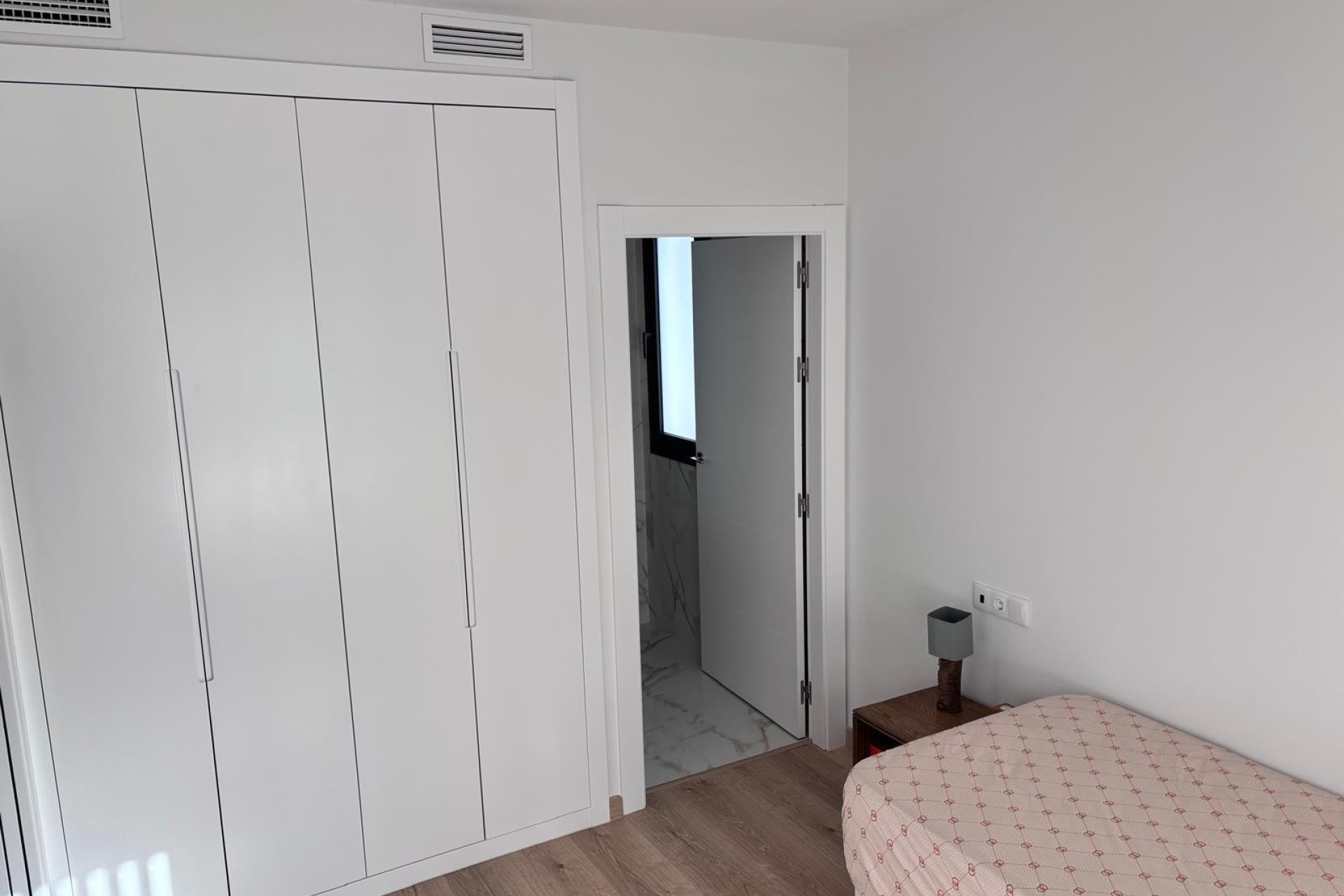 Resale - Townhouse -
Los Montesinos - La Herada