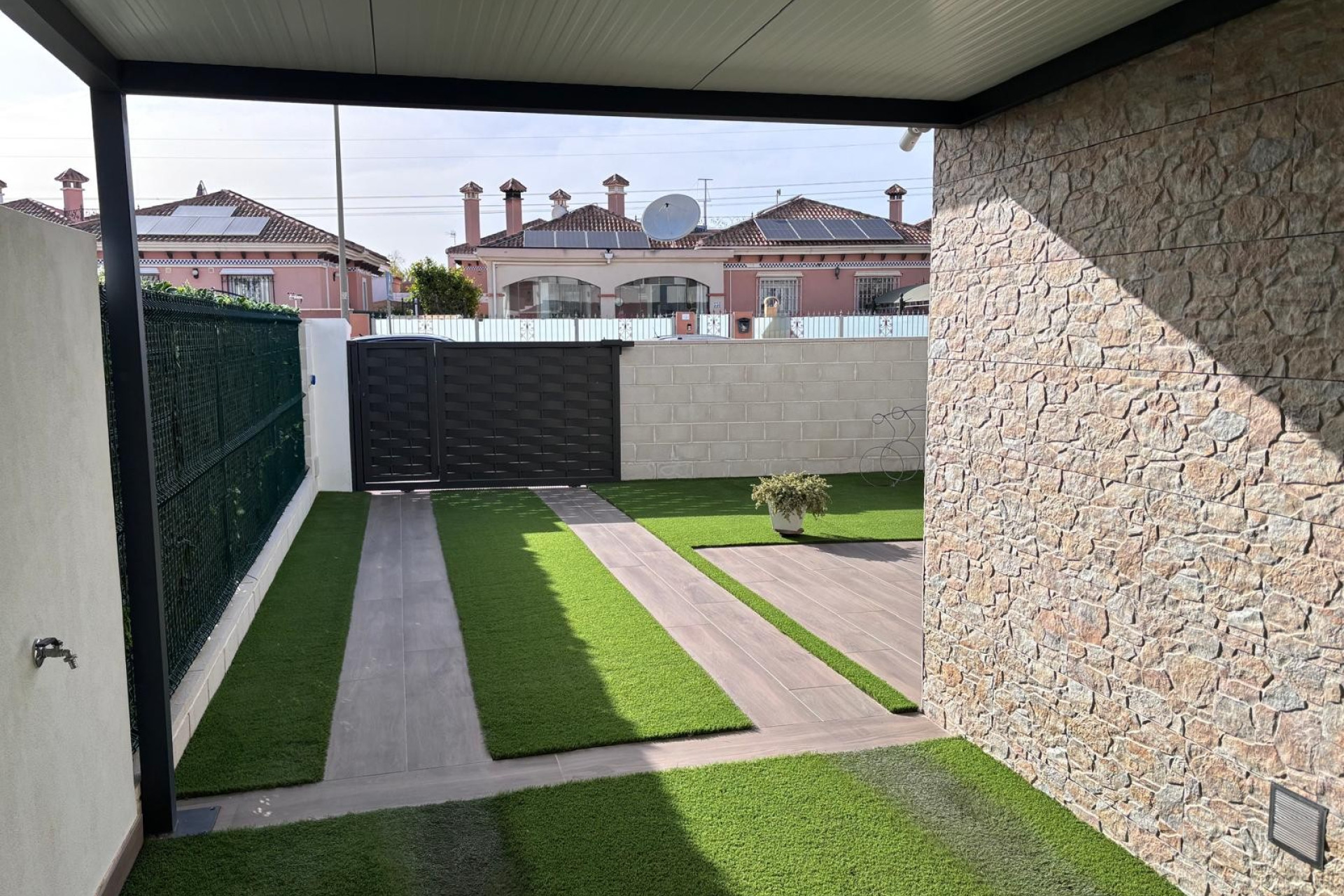 Resale - Townhouse -
Los Montesinos - La Herada