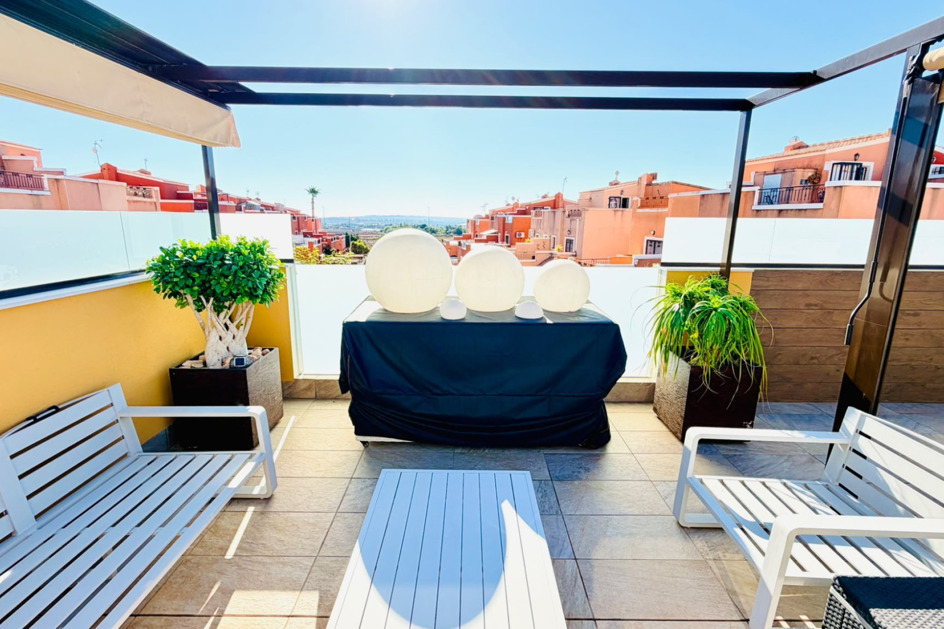 Resale - Townhouse -
Los Montesinos - La Herada