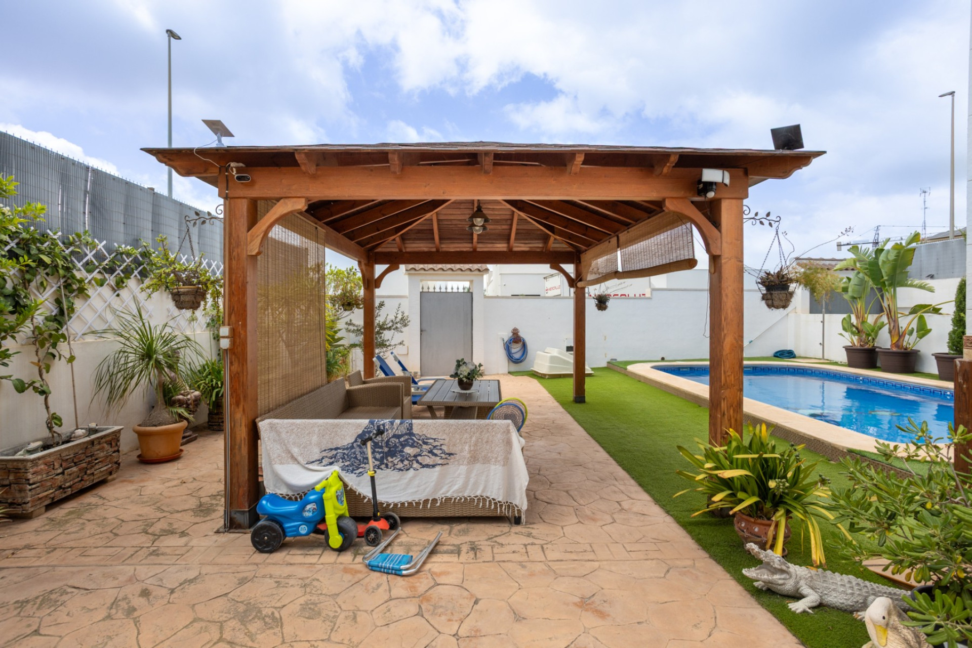 Resale - Townhouse -
Los Montesinos - La Herrada