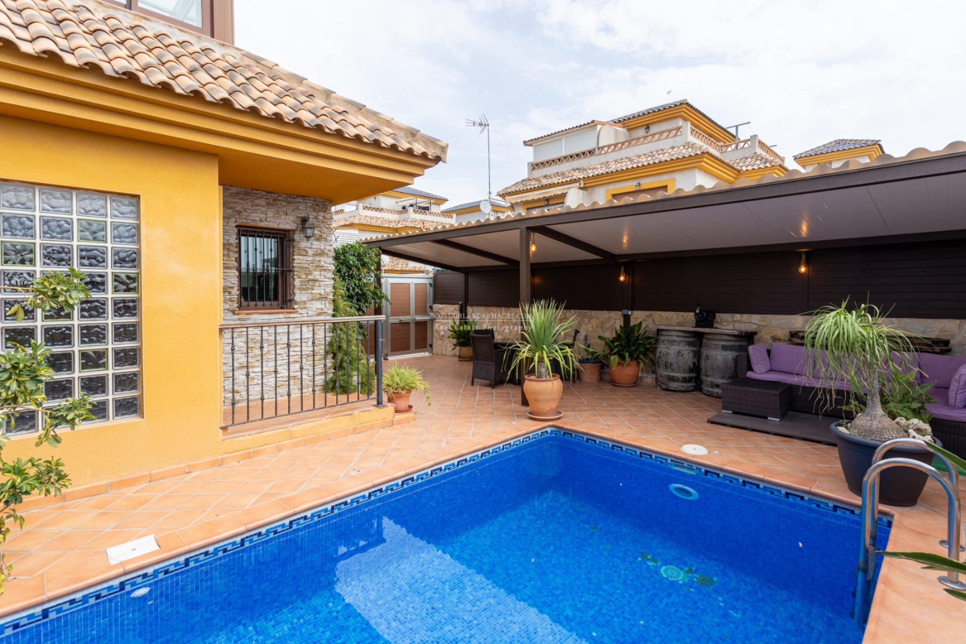 Resale - Townhouse -
Los Montesinos - La Herrada