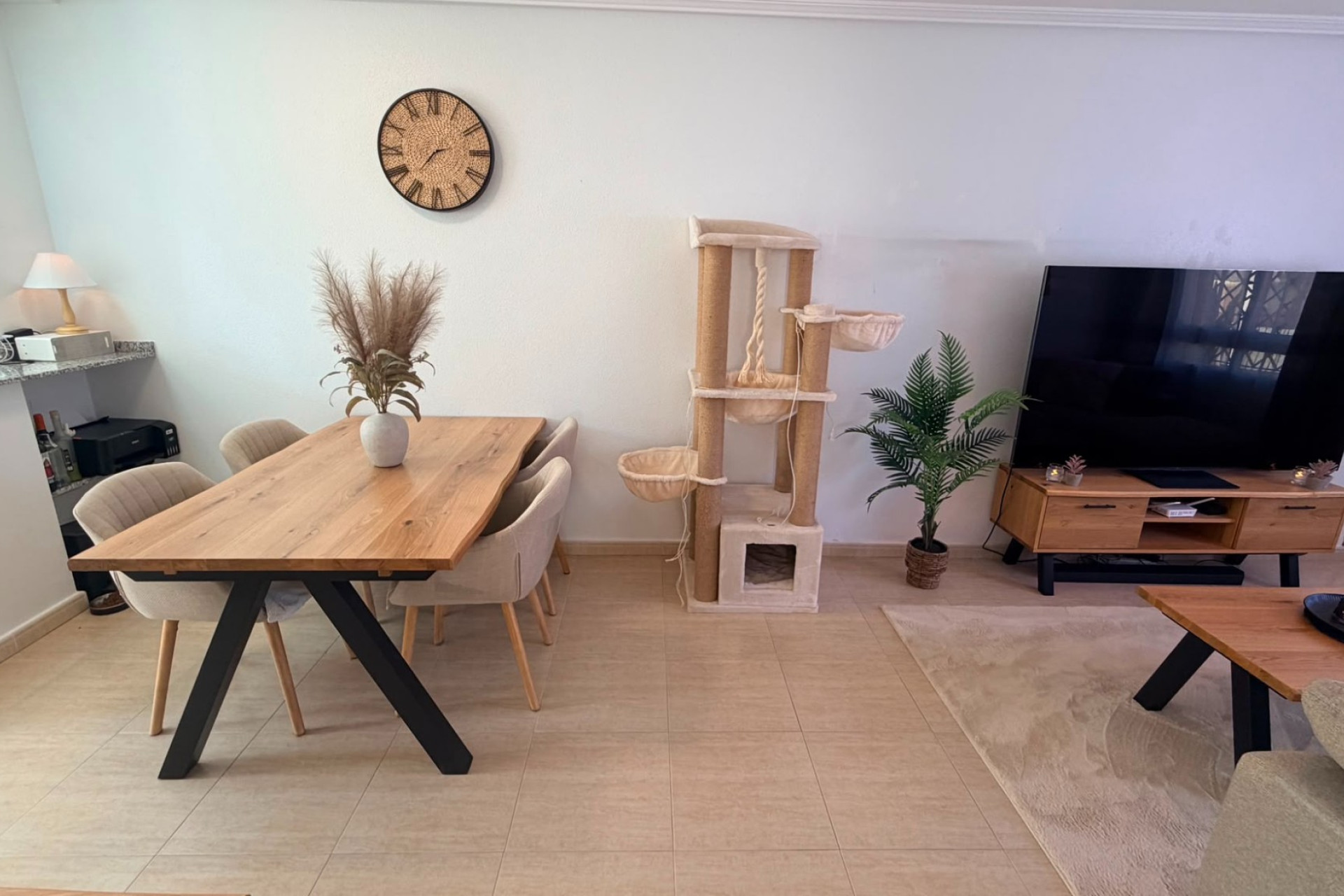 Resale - Townhouse -
Los Montesinos - Urbanizacion montesol