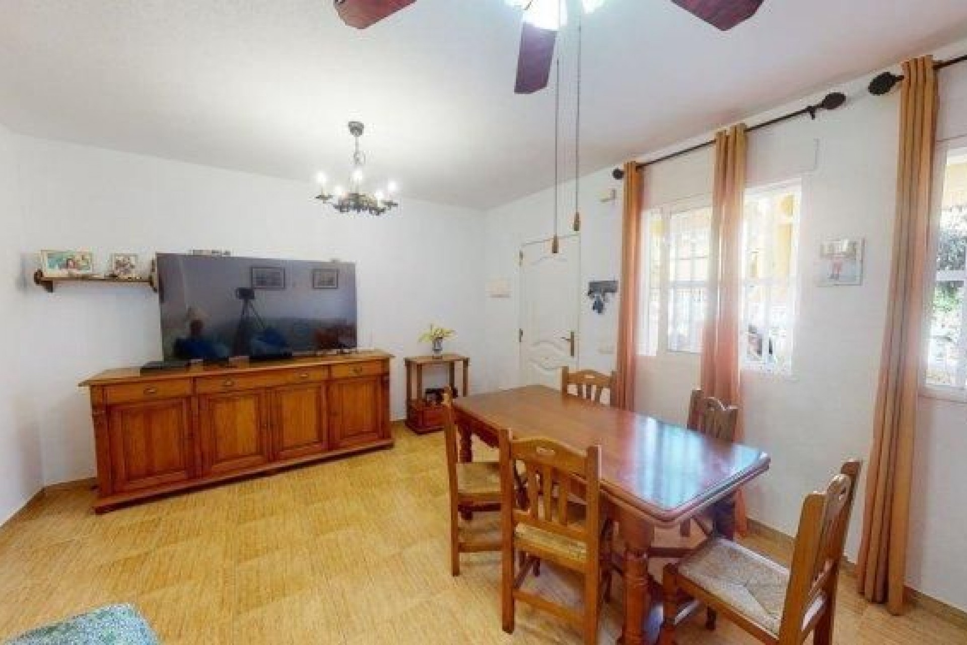 Resale - Townhouse -
Los Urrutias