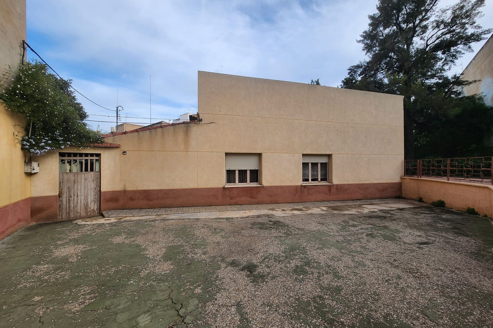 Resale - Townhouse -
Mon&oacute;var - Monovar