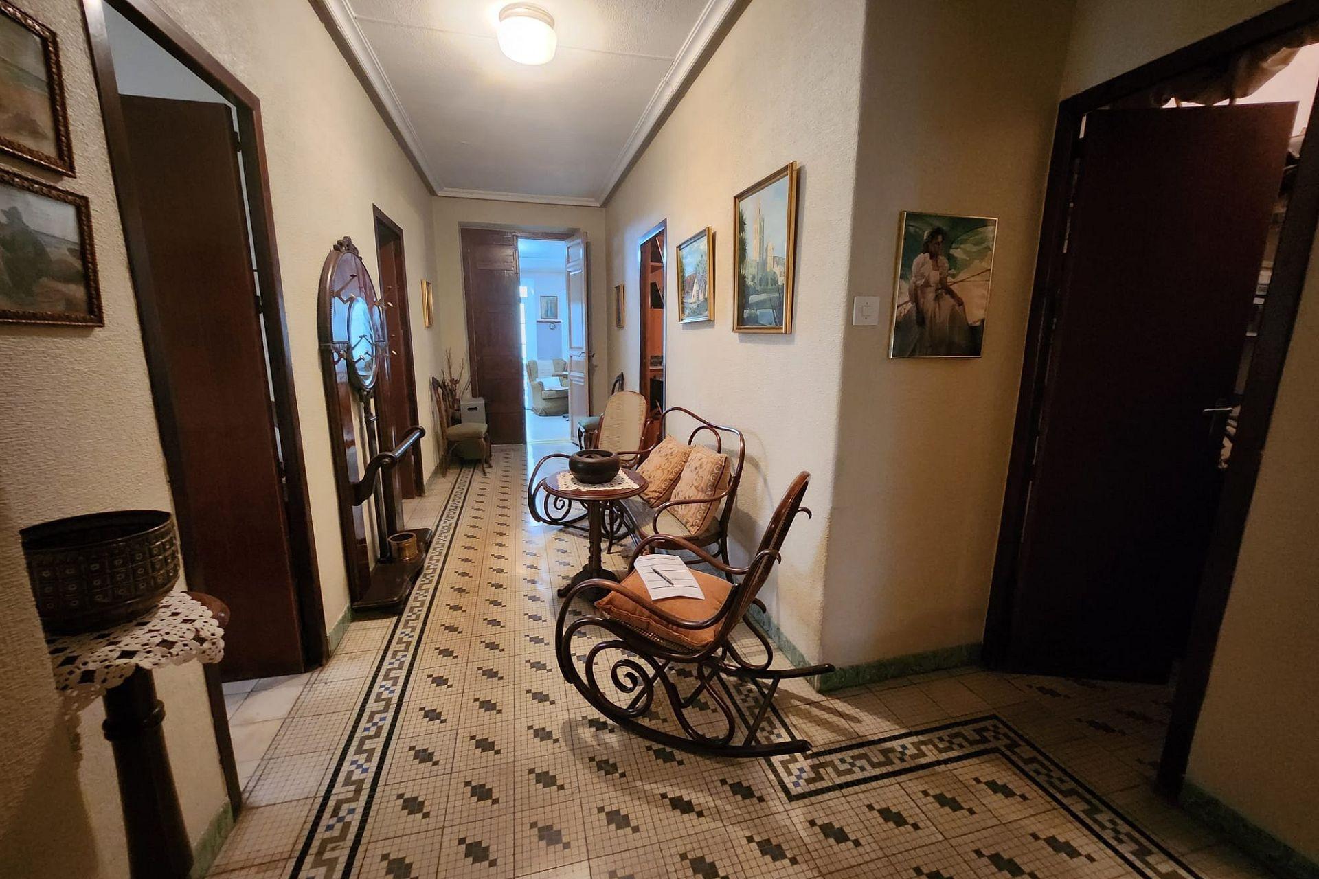 Resale - Townhouse -
Mon&oacute;var - Monovar