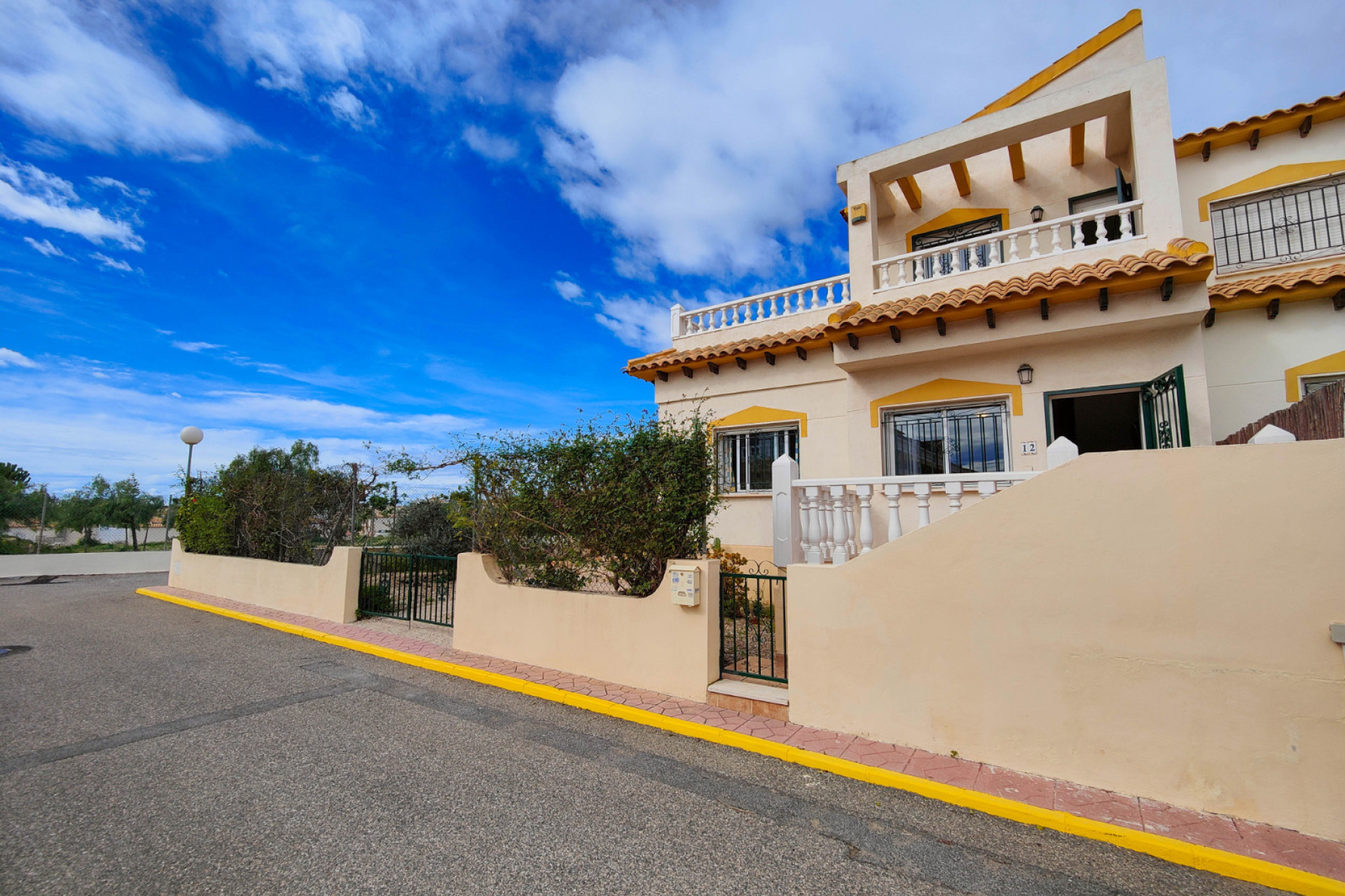 Resale - Townhouse -
Orihuela Costa - La Florida