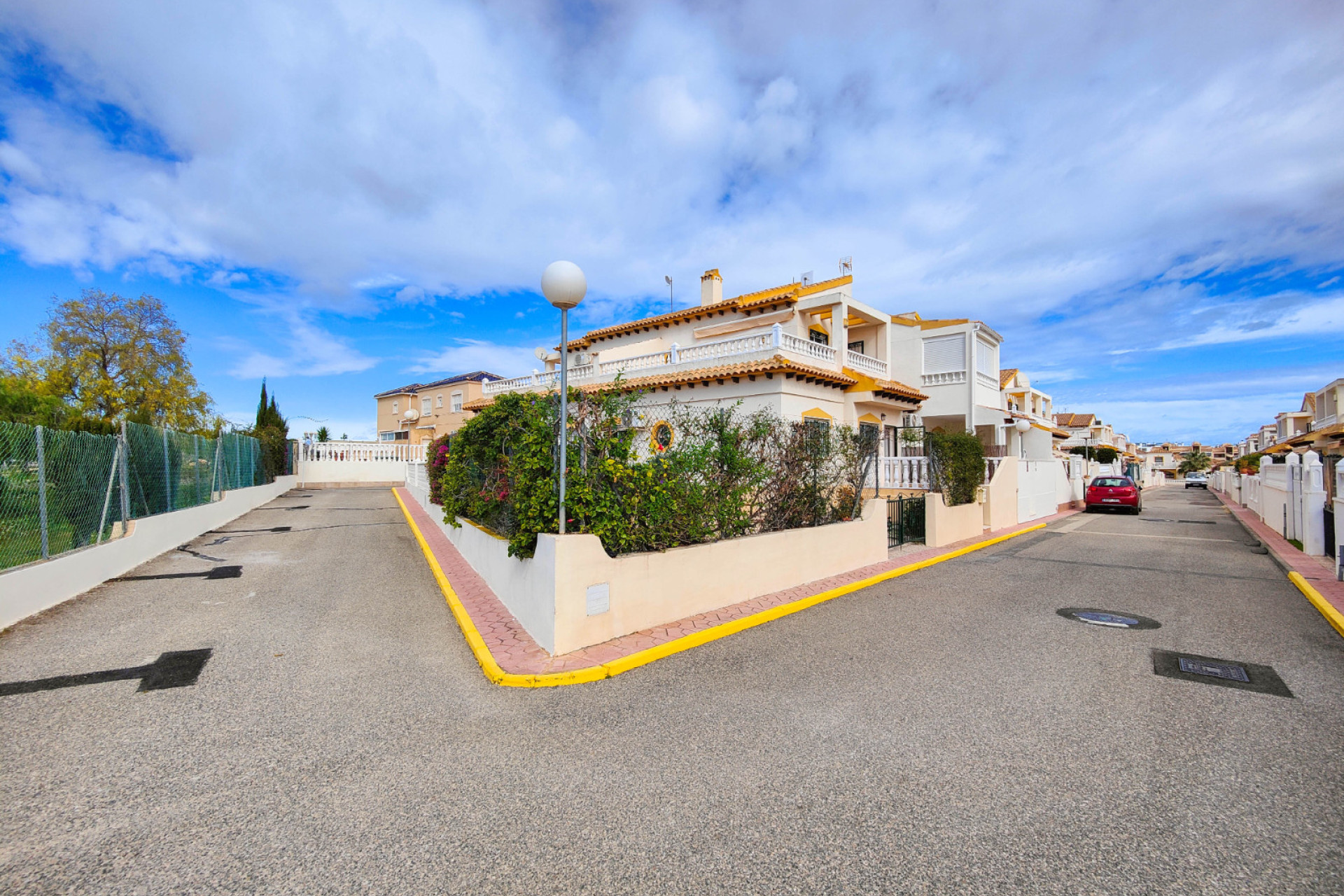 Resale - Townhouse -
Orihuela Costa - La Florida