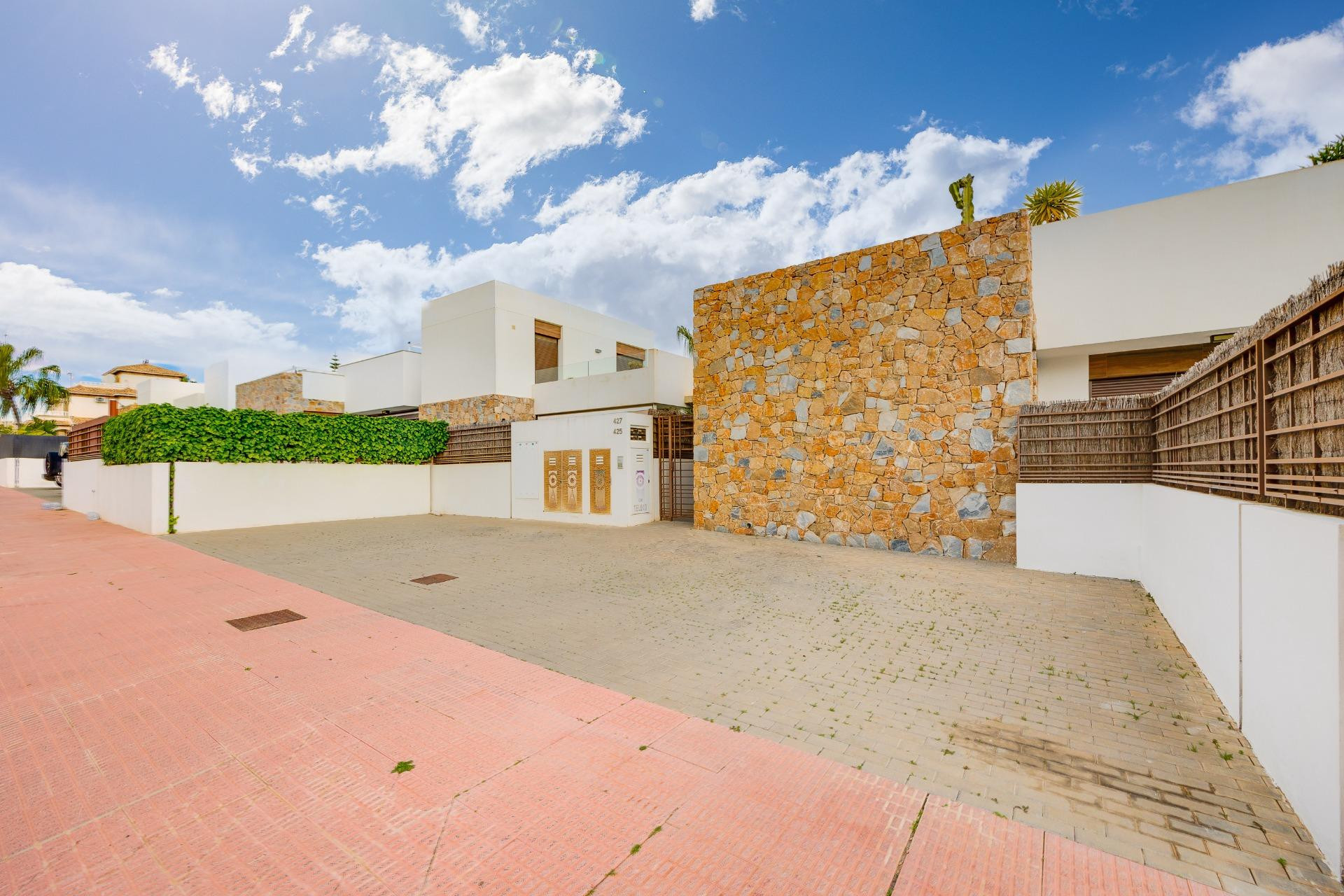 Resale - Townhouse -
Orihuela Costa - Lomas de Cabo Roig