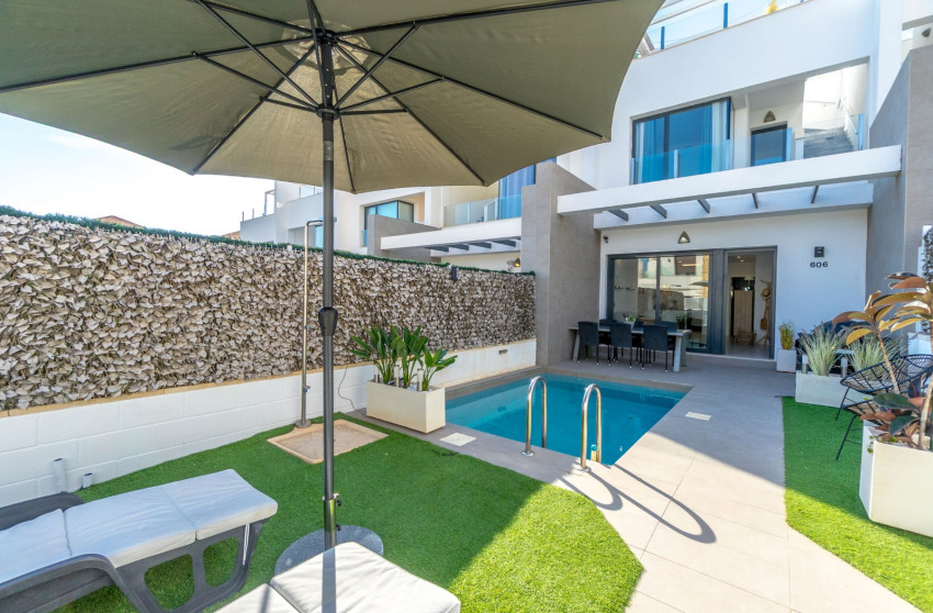 Resale - Townhouse -
Orihuela Costa - Villamartín