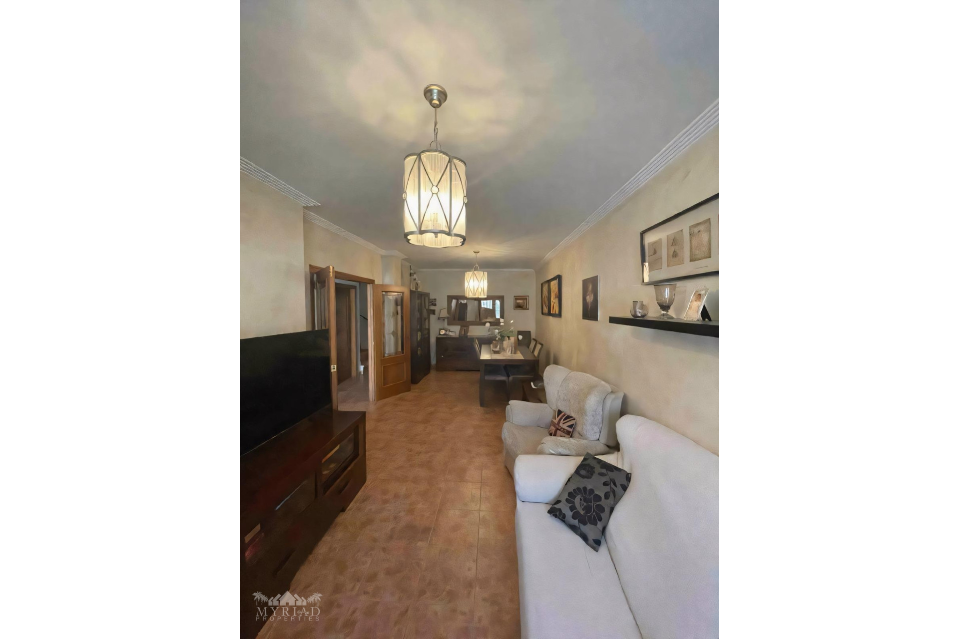 Resale - Townhouse -
Pinoso - Pinoso Alicante