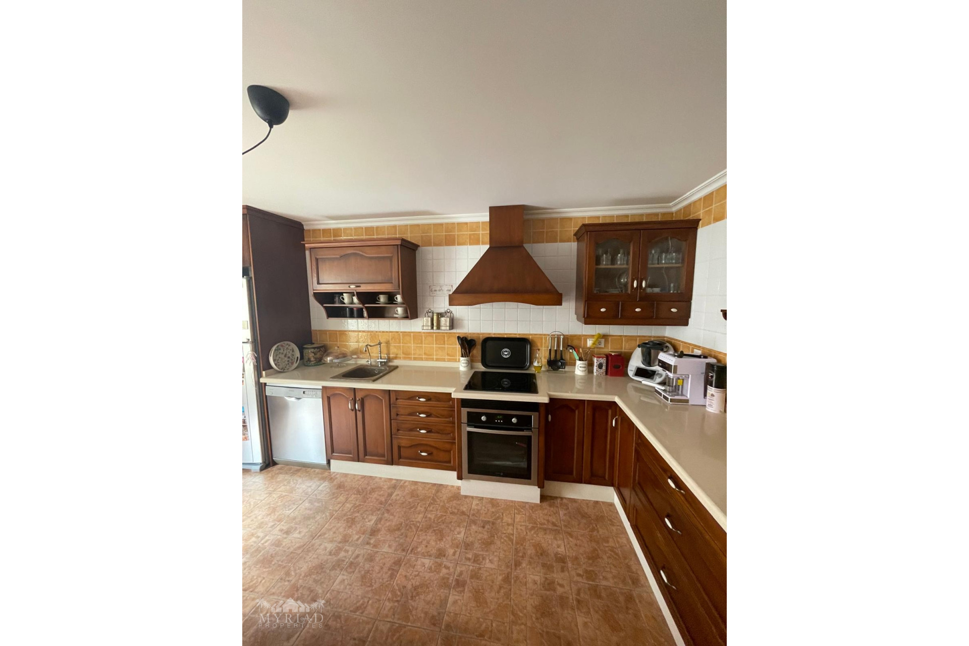 Resale - Townhouse -
Pinoso - Pinoso Alicante