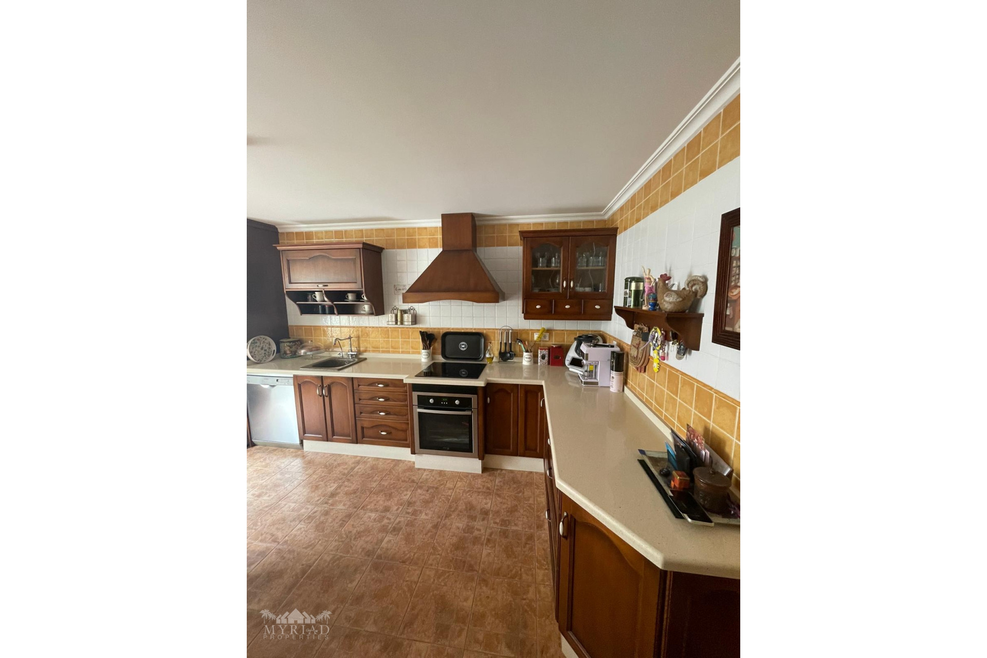 Resale - Townhouse -
Pinoso - Pinoso Alicante